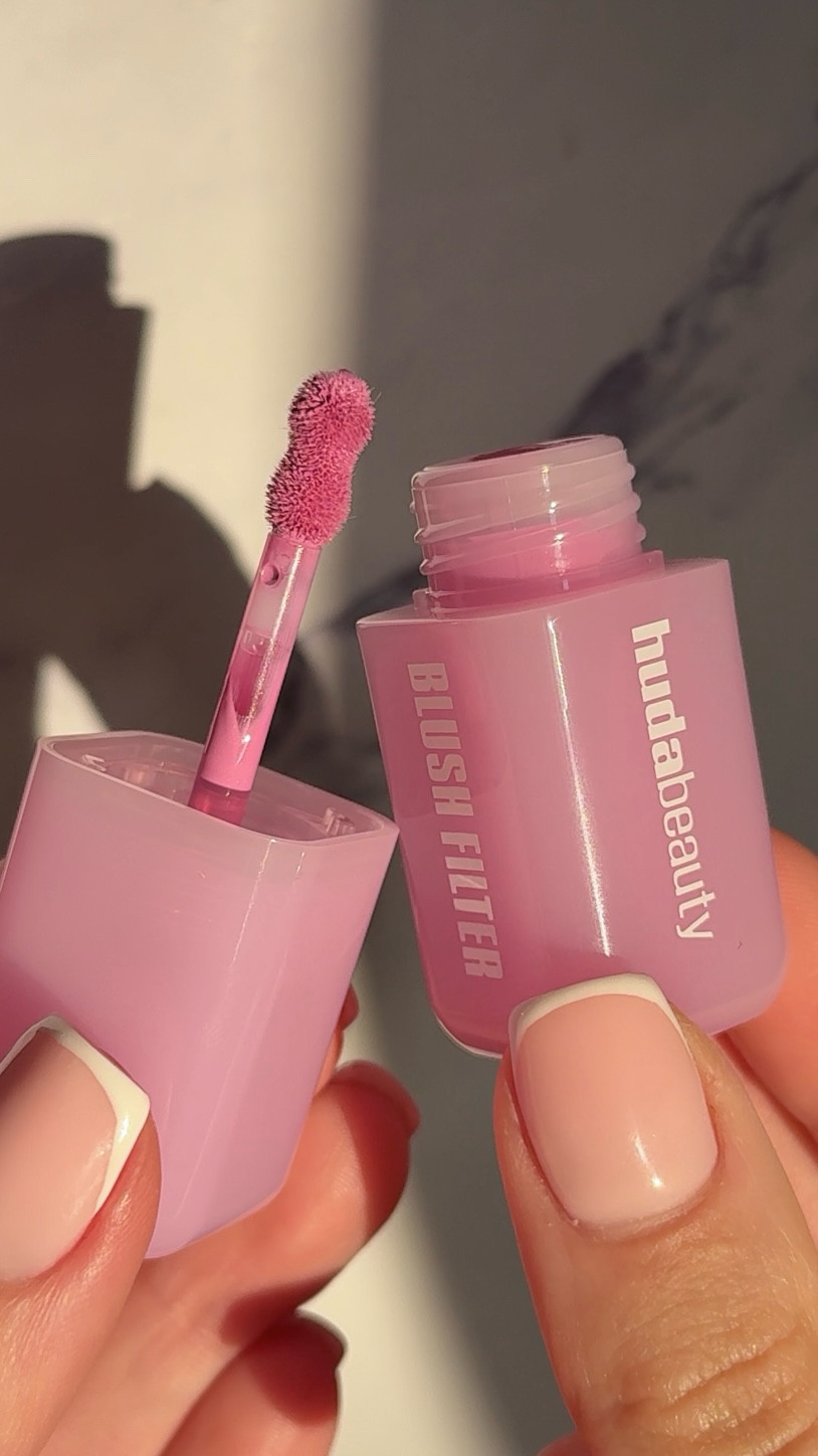 Cold girl blush 🌸🎀💖

@hudabeauty blush filter “ube cream”
RRP £24

I personally really like the huda beauty liquid blush formula. It looks really pretty on the skin, is easy to use. It has the perfect amount of pigment. just a couple dots is enough but you can layer it and make it really bold. The shade is going to be beautiful on light to medium skin tones for that cool tone baby pink cheek.

my content without my permission

#makeupreview #makeup #makeuplooks #newmakeup  #dewyskin #makeupunboxing #dewblush #glowyblush #liquidblush #creamblush