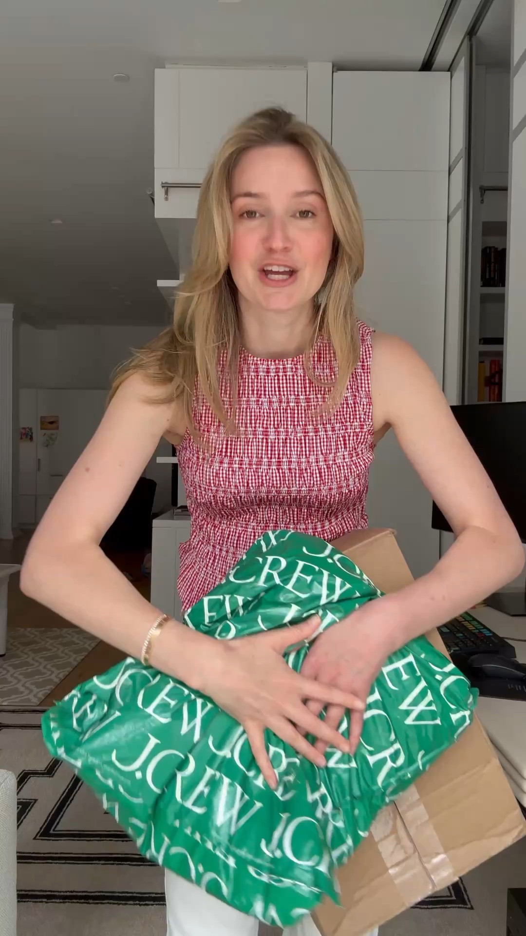 Spring jcrew unboxing

#LTKdayinmylife #LTKgrwm #LTKmomlife