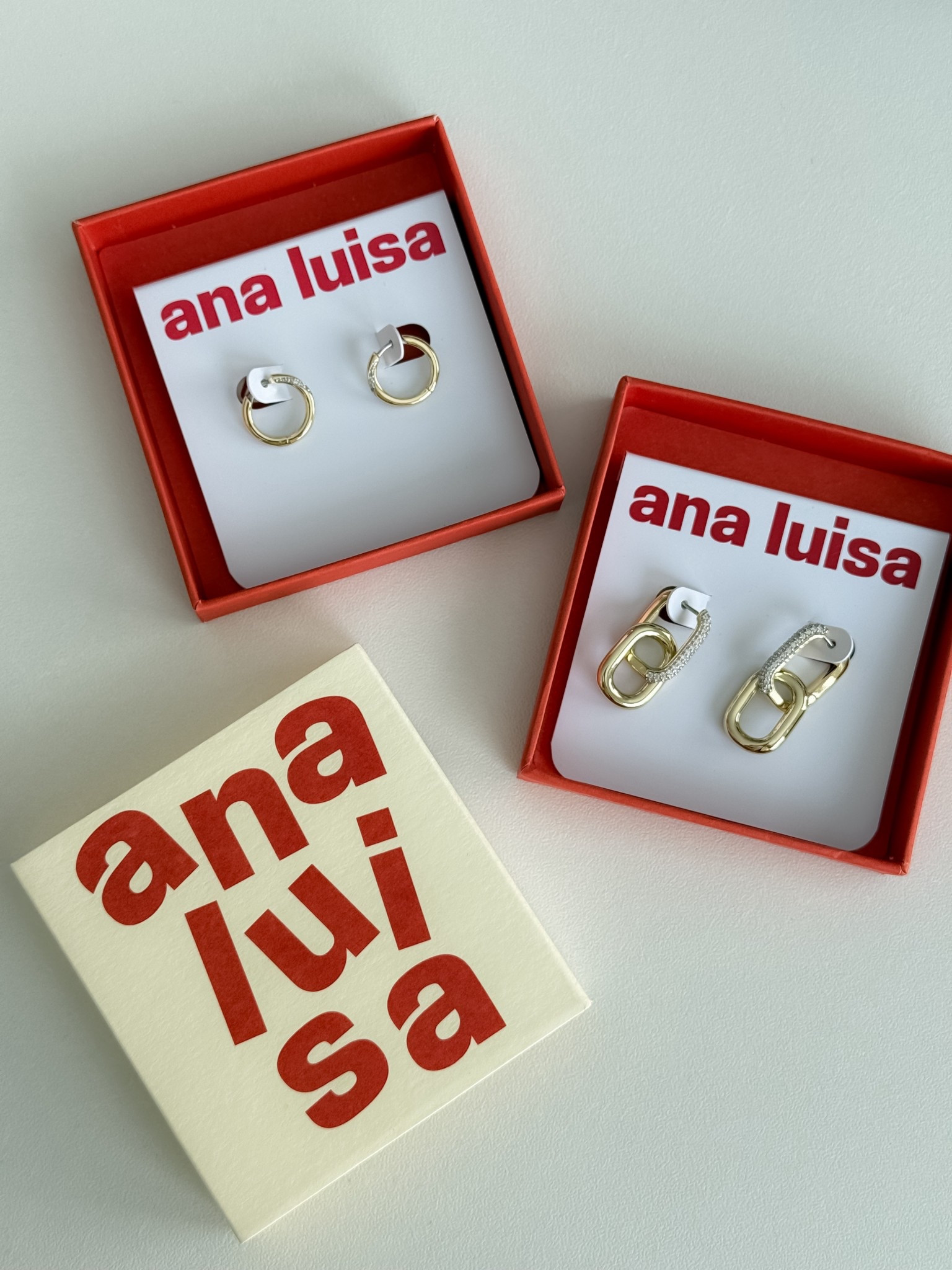 Shop the Ana Luisa Sale NOW! Spend $125, get 20% off! ✨

Shop my favorite picks at the links below! 

#ad #giftguide #analuisa #liketkit #analuisaambassador #sale #salefinds #salealert #under100 #under50 #bestdeal #earrings #jewelry
