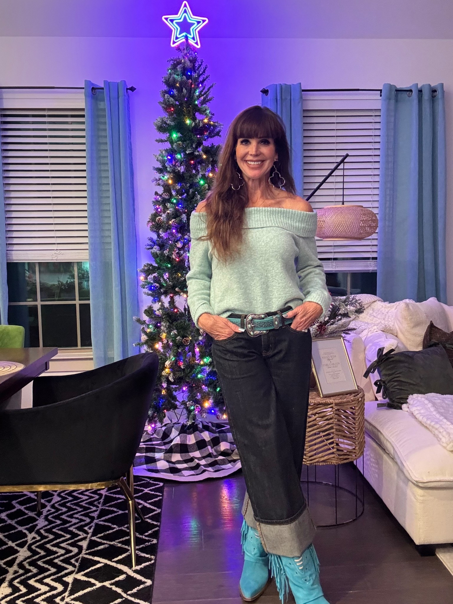 Turquoise and light green are pretty together!!!  Low rise dark denim, on trend, and a cute fringe bag make it special’n

#LTKootd #LTKSeasonal #LTKOver40