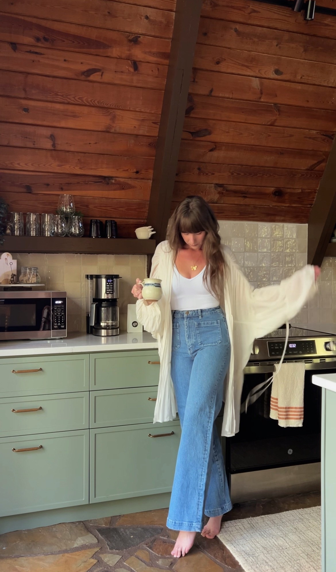 current fav! 

tank: s
jeans: 26
kimono: one size 
necklace: girls crew 

#LTKFindsUnder50 #LTKSeasonal #LTKHome