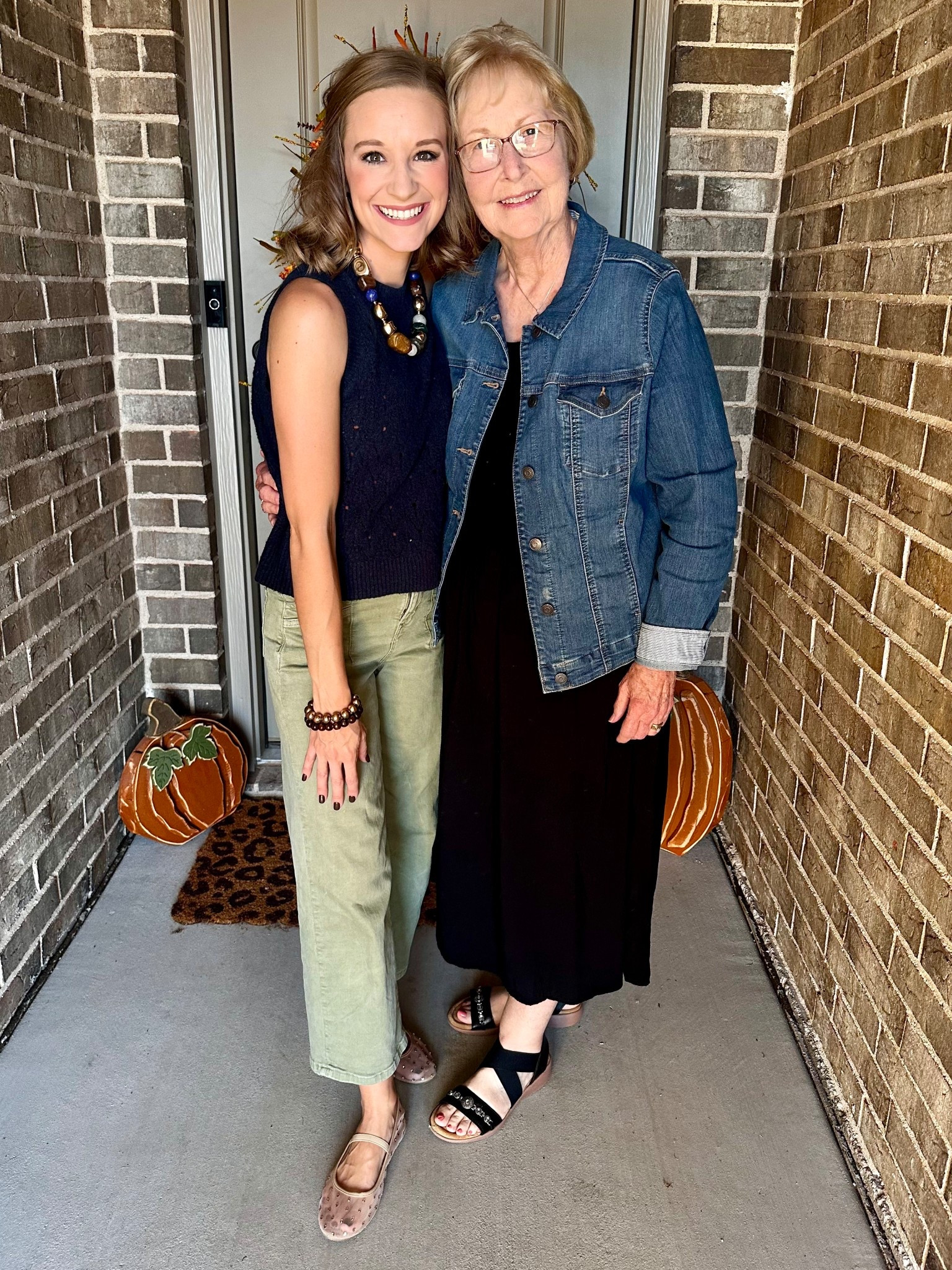 Fall outfit idea for hot days! Target navy blue sweater vest 