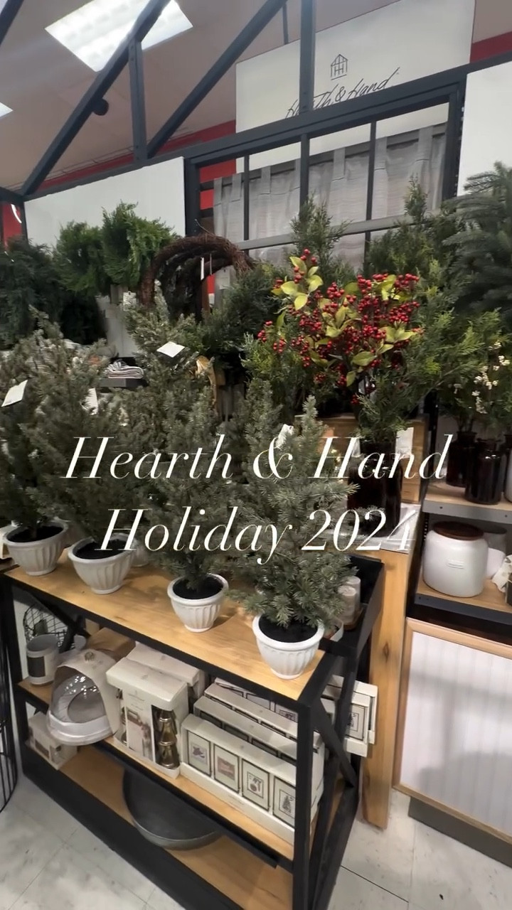 Hearth & hand just gets it 👌🏼🫶🏼every year 🎄 love the new collection this year and as always shop everything you see and more with the link in my bio or find me on LTK🫶🏼

Modern Christmas. Hearth and hand Christmas. Target Christmas. Christmas decor. Modern organic Christmas



#LTKSeasonal #LTKHoliday #LTKHome