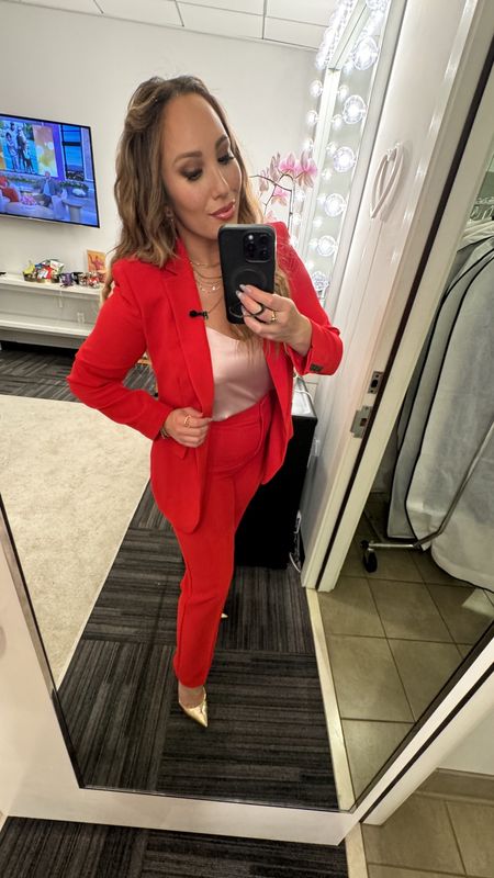 It’s showtime at The Jennifer Hudson Show and we are pre taping for Valentine’s Day! How cute is this red Ann Taylor suit?! So obsessed! ❤️

#LTKSeasonal #LTKMostLoved #LTKworkwear