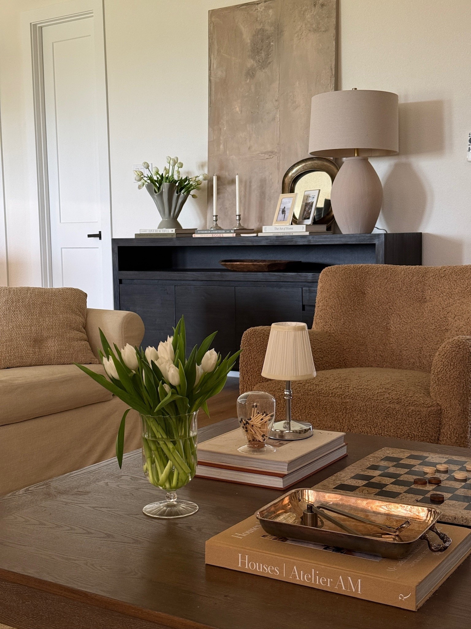 spring views!

spring living room, living room finds, spring sideboard, coffee table styling 

#LTKSeasonal #LTKHome