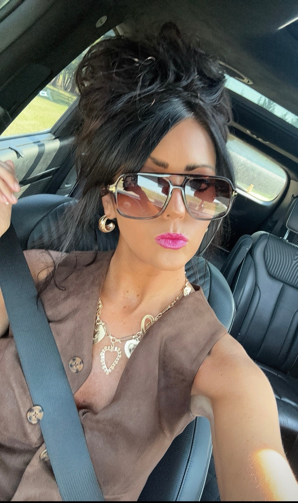 Had to run some errands in the city 💋The things we do for our kiddos. USA theme day is tomorrow so had to go get the metallic shorts etc. necklace is in my TikTok showcase 😉

Fall Outfit // Fall// Sunglasses// ootd // Suede// Trending// Suede Dress

#LTKKids #LTKFindsUnder50 #LTKStyleTip