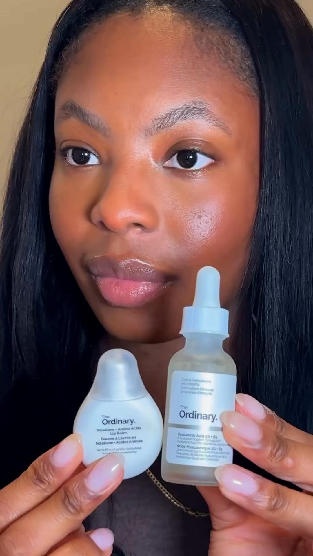 Keeping my lips plump and hydrated all winter with @theordinary 💋
•
•
•
#theordinarypartner #theordinaryskin #getkale #winterskincaretips