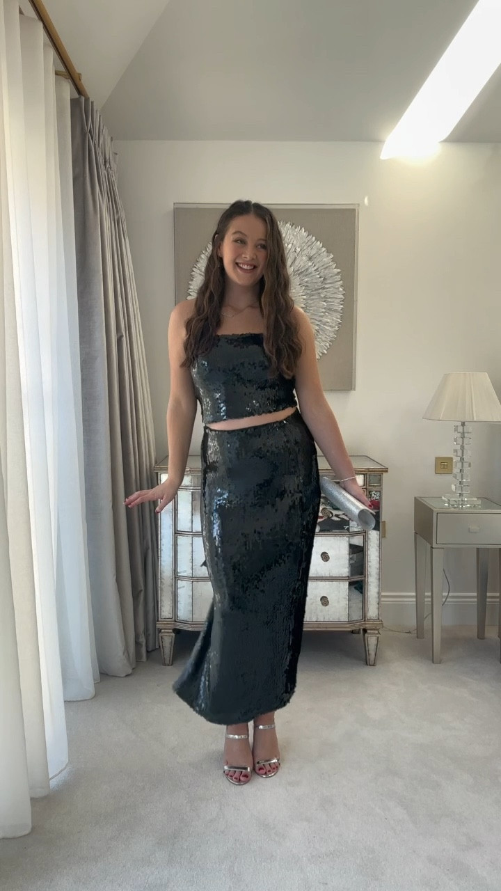 12 days of christmas outfits: part six🪩 disco ball vibes in this @asos co ord🎄💚 #christmasoutfitinspo #sequincoord #sequinoutfit #sequinskirt #sequintwopiece #newinasos #asoshaul #newyearseveoutfitinspo 

#LTKgiftguide #LTKgrwm #LTKpartywear