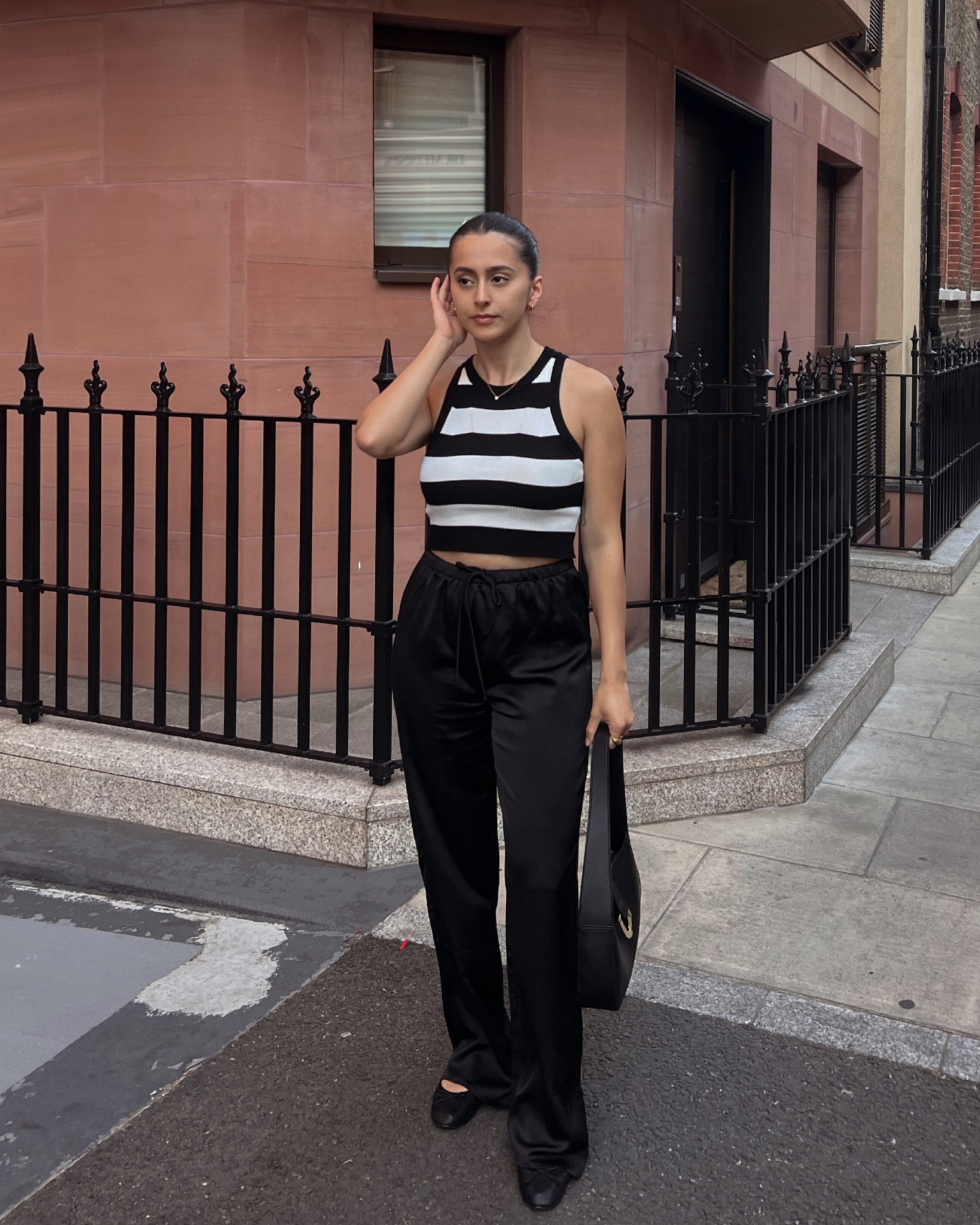 Summer outfit 🤍

tank top, vest top, satin trousers, monochrome outfit, black and white outfit, outfit inspo, summer style, summer outfit, petite fashion, summer outfit, london style, summer trends, massimo dutti, satin trousers, minimal style, minimal aesthetic, ballet flats,
katie loxton

#LTKunder50 #LTKstyletip #LTKfit