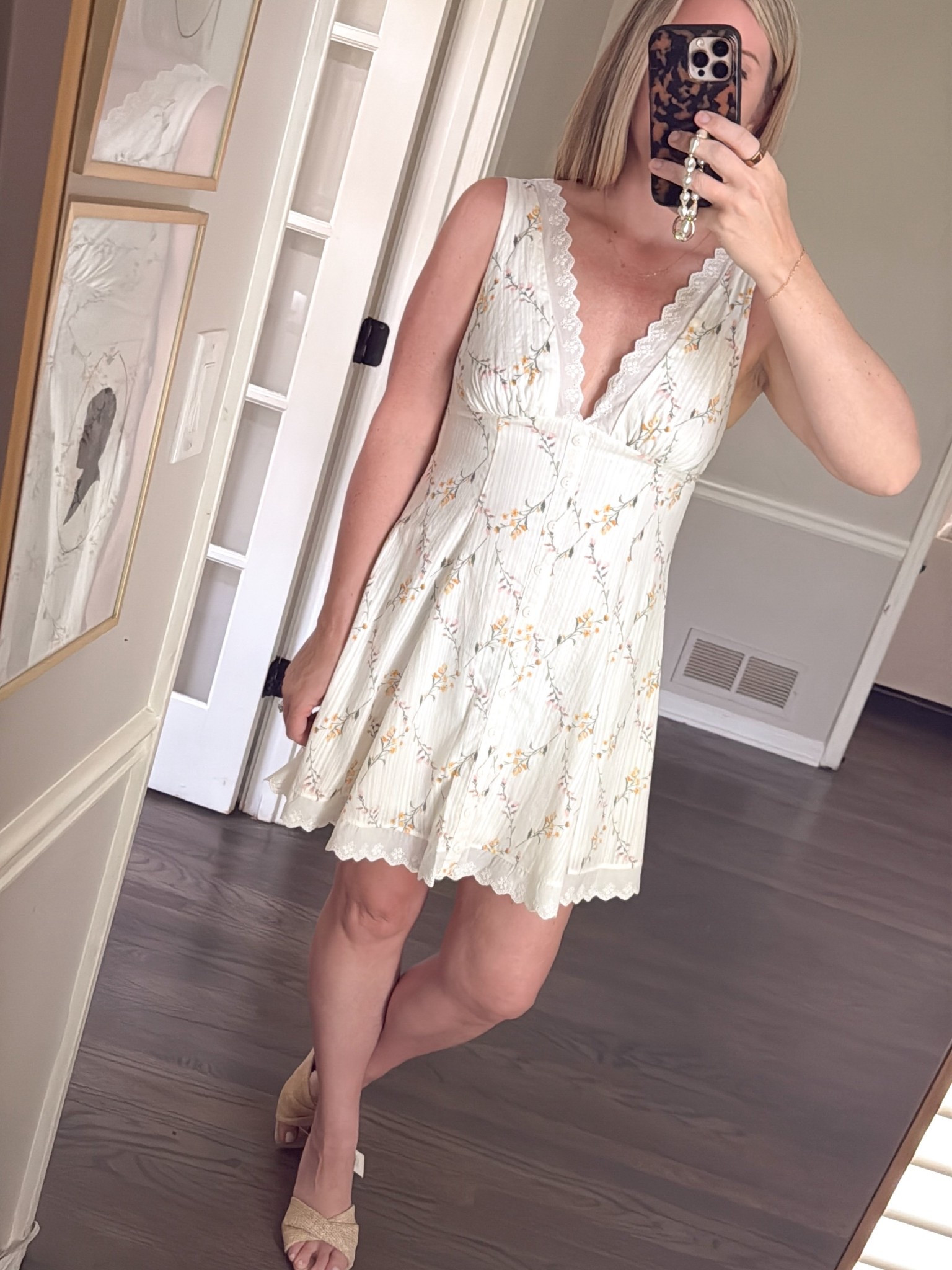 Spring Target try on!

Target, Soring dress, Spring shoe, spring shirt, sleeveless top

