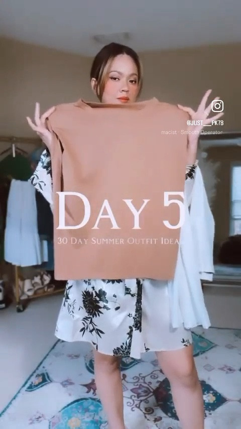 30 Day Summer outfit Ideas Day 5: Minimalist outfit

This is how you should dress when you don’t know what to wear. An effortless outfit that looks well put together and expensive.

A shoulder pad sleeveless T-shirt pair with white trousers. I matched the nude pumps, belt, and crossbody bag.
Great for work wear. 2 basic pieces with the matching accessories.
#summeroutfitideas #30daysouttitideas #minimalistoutfit #basicfit #workwear #nuetraloutfit 

#LTKstyletip #LTKworkwear #LTKunder50