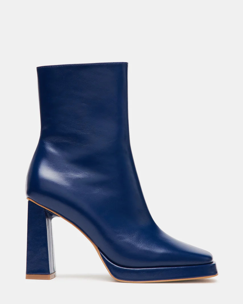 FREYA Navy Leather Square Toe Ankle Bootie | Women's Booties | Steve Madden (US)