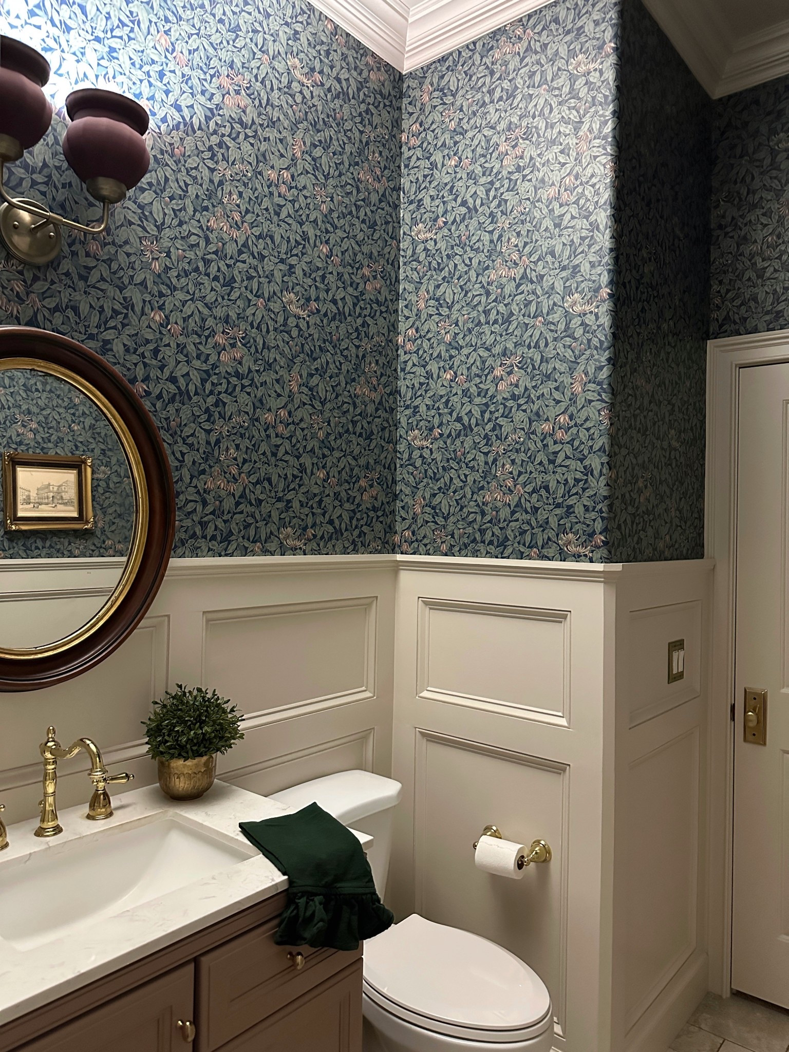 Powder bathroom, wallpaper, traditional bathroom, vintage, brass hardwaree

#LTKHome