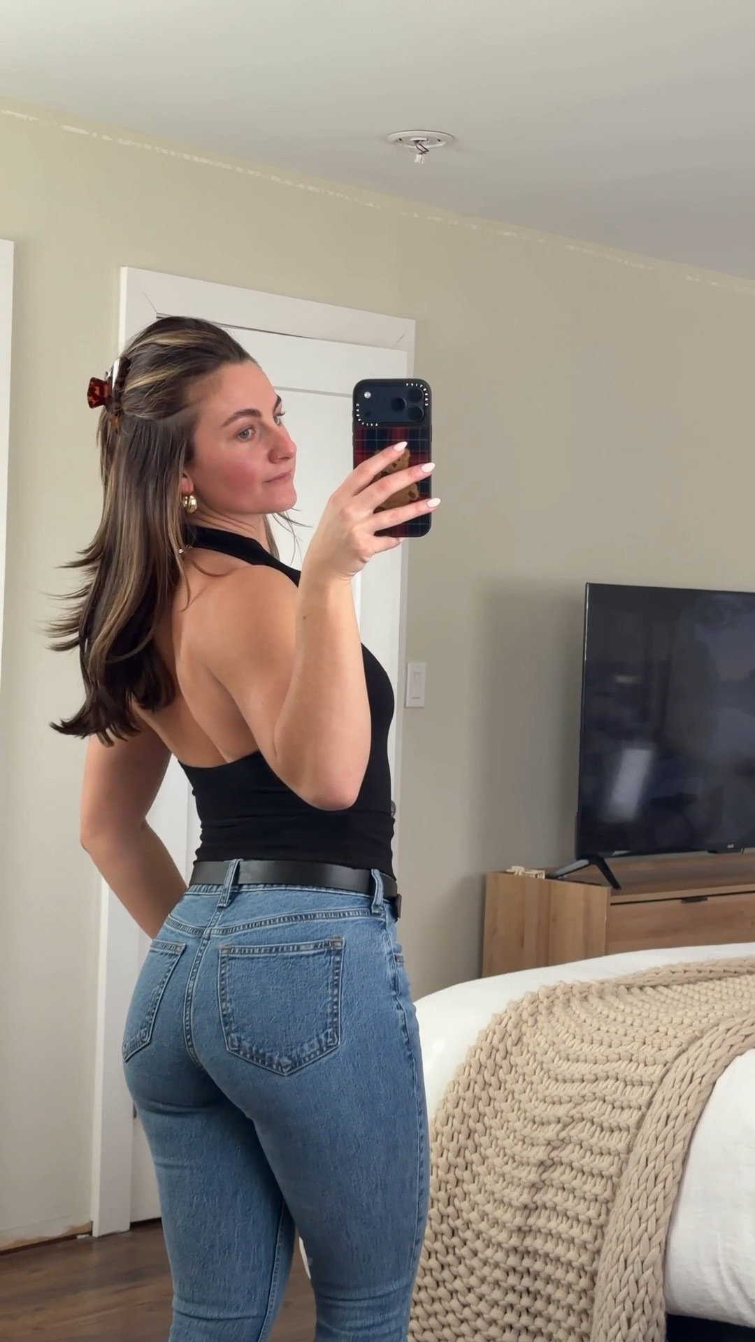 Size 25 regular waist curves BEST JEANS EVERRRR mid rise 

#LTKFindsUnder100 #LTKSaleAlert