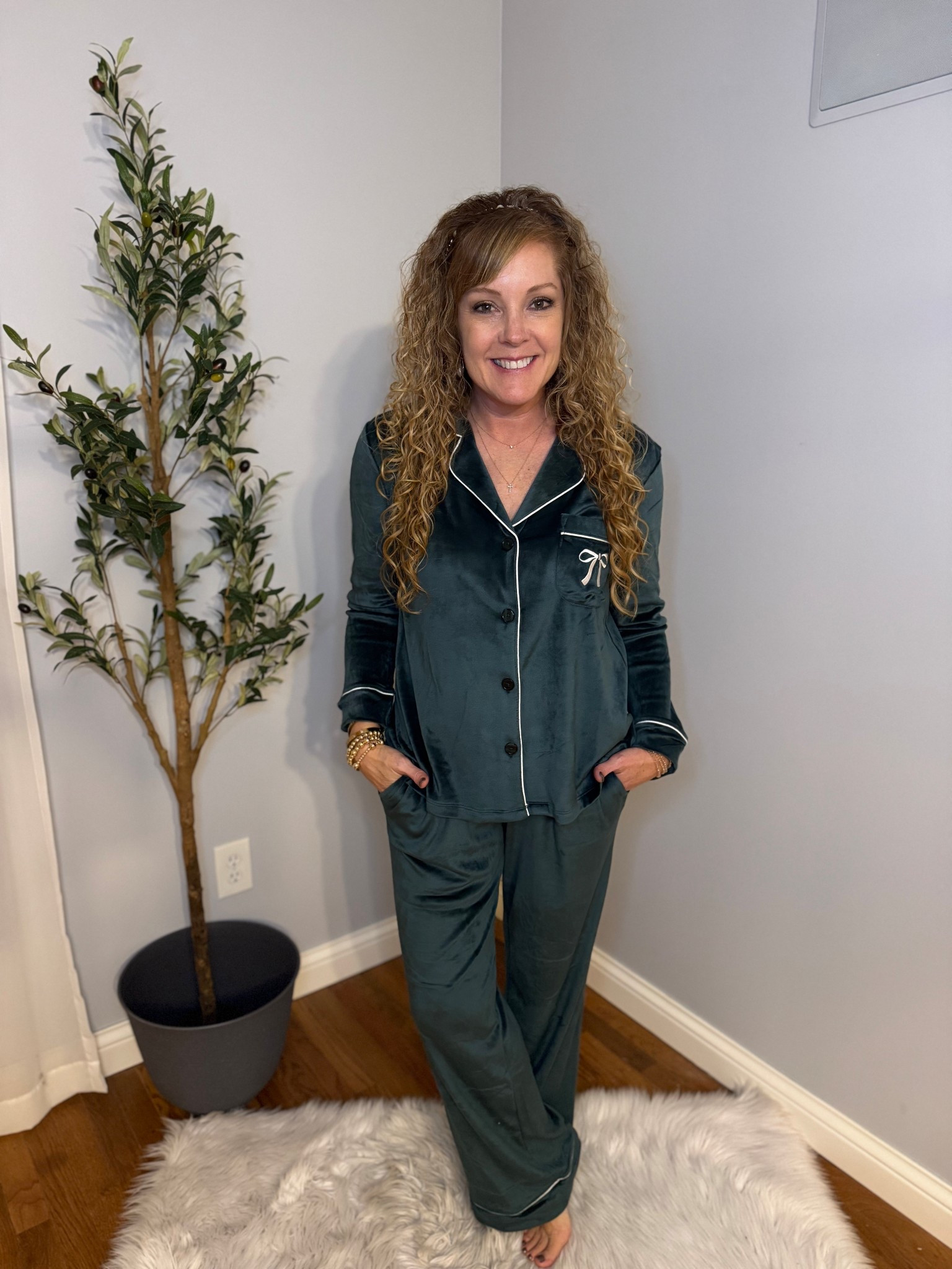 $20 Walmart Christmas pajamas / holiday pajamas / affordable 

*Wearing size small


#LTKHoliday #LTKOver40 #LTKSeasonal