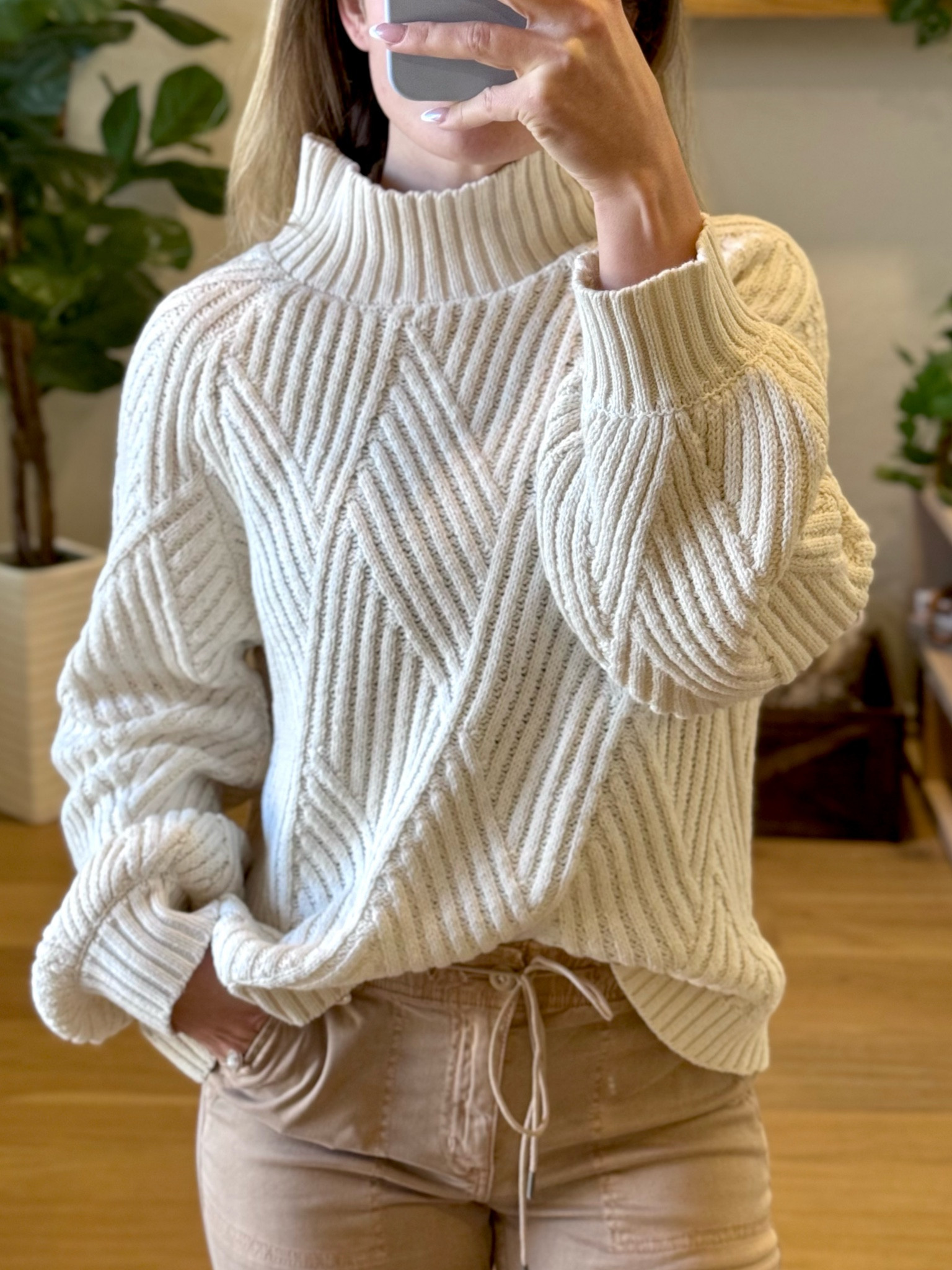 The most PERFECT sweater for fall ARE WE JOKING?!?? Very oversized, wearing size S here 🤍

#fallfashion #fallsweater #classyoutfits #chicstyle #fashion #outfitinspo 

#LTKSaleAlert #LTKStyleTip #LTKFallSale