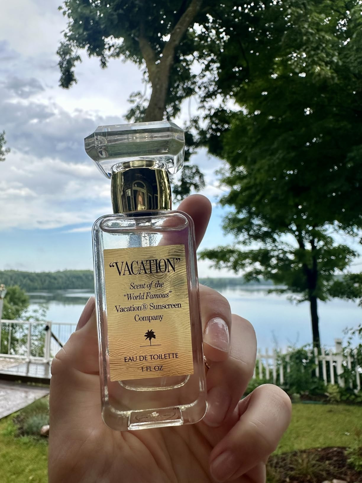 VACATION Eau de Toilette Perfume - Coconut Perfume for Women and Men - Clean Classic - Beach Perf... | Amazon (US)