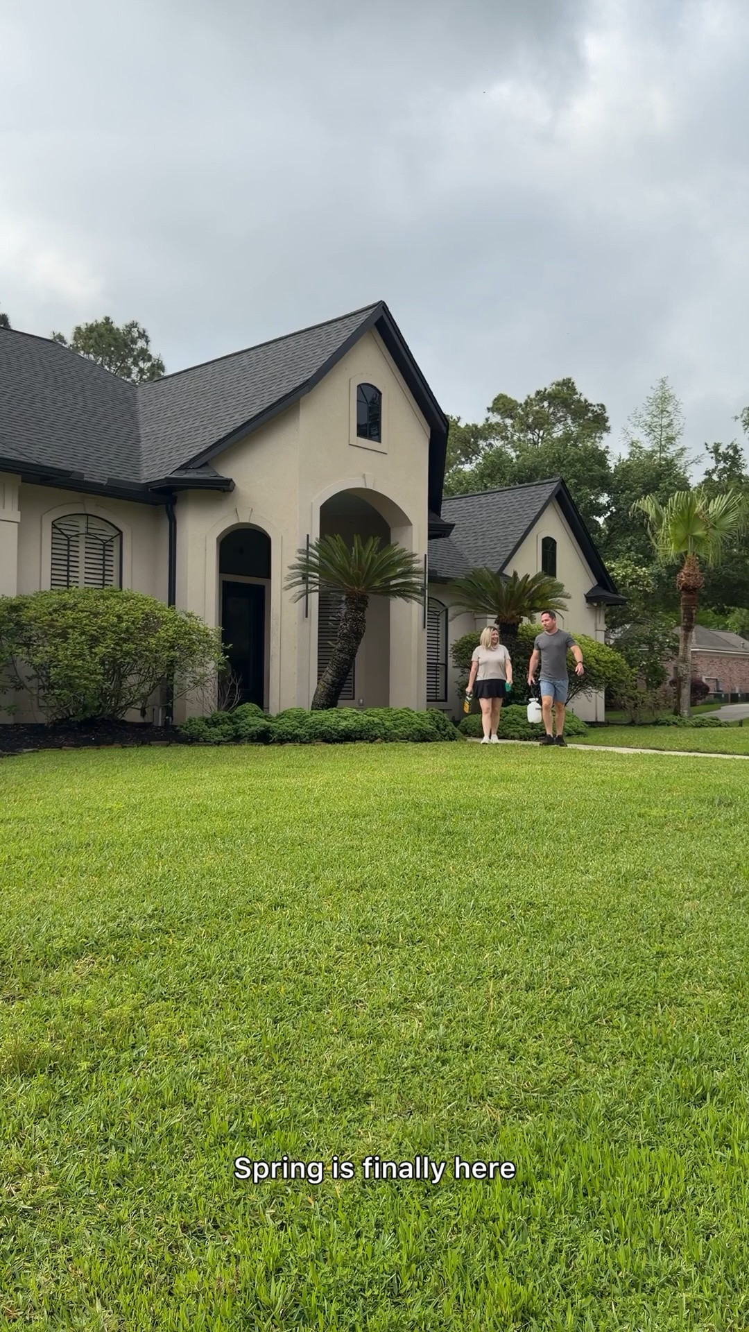 #ad We use Sunday Lawn Care from @Target every year because it makes keeping our lawn green and healthy SO easy 🌱 From bare spots to weeds, it actually works — and right now it’s on sale 🙌 I love that I can grab it during my regular Target runs too.