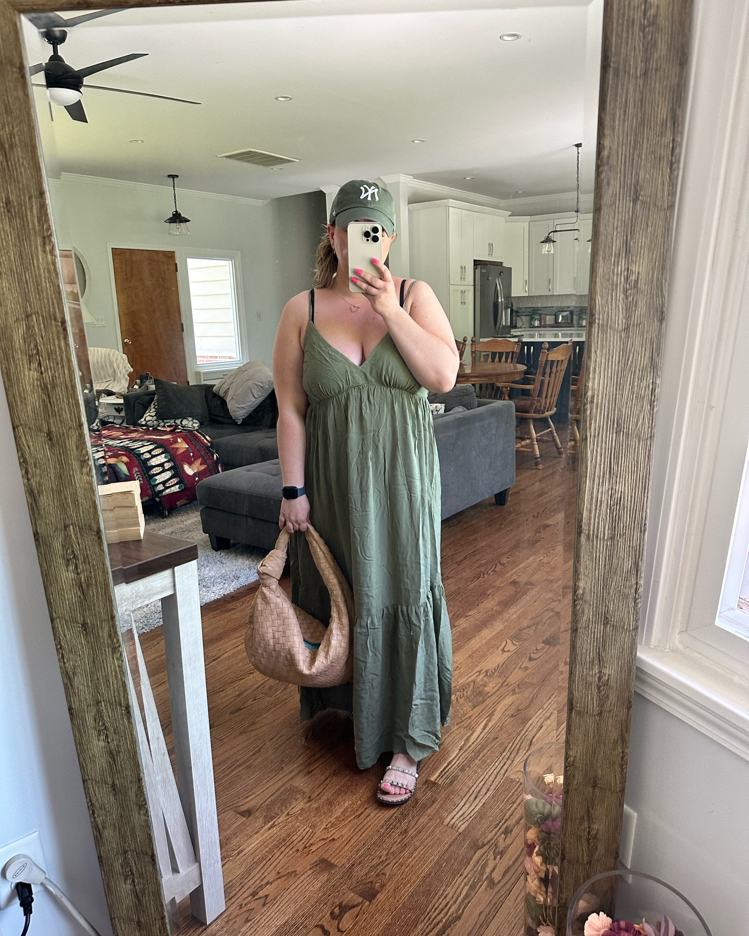 Back at it mixing basics like this $25 dress from Old Navy with something a little more bougie like my favorite bag from Bottega 


#LTKMidsize #LTKFindsUnder50 #LTKSaleAlert