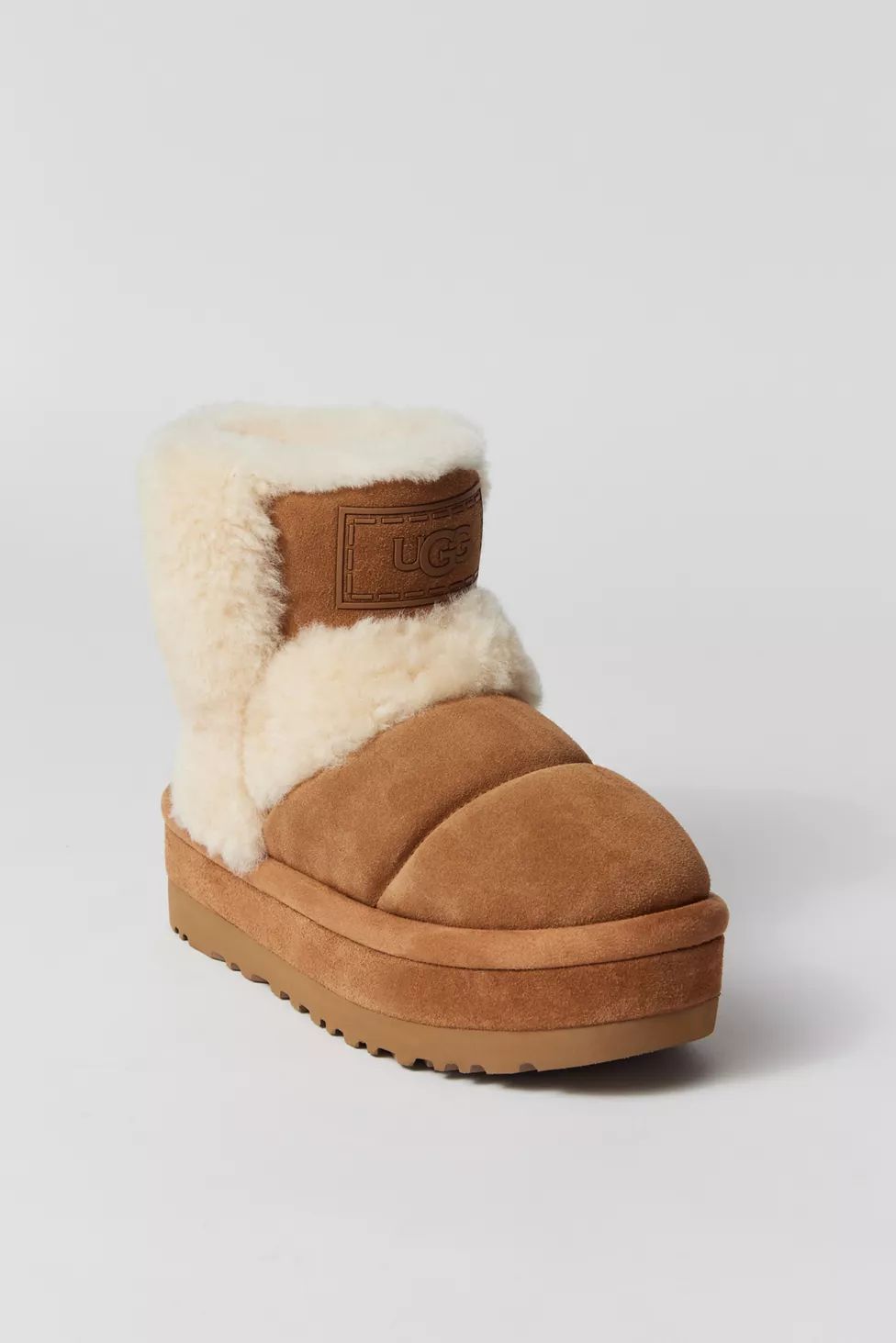 UGG Classic Chillapeak Boot | Urban Outfitters (US and RoW)