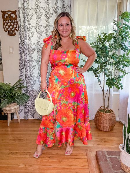 Show Me Your Mumu wedding guest dress size XL 
Comes in other colors and prints 
The fit is amazing! Also comes with a removable tie belt. 
Spring dress, spring outfit, wedding guest dress, size 12 outfits 

#LTKmidsize #LTKwedding #LTKover40