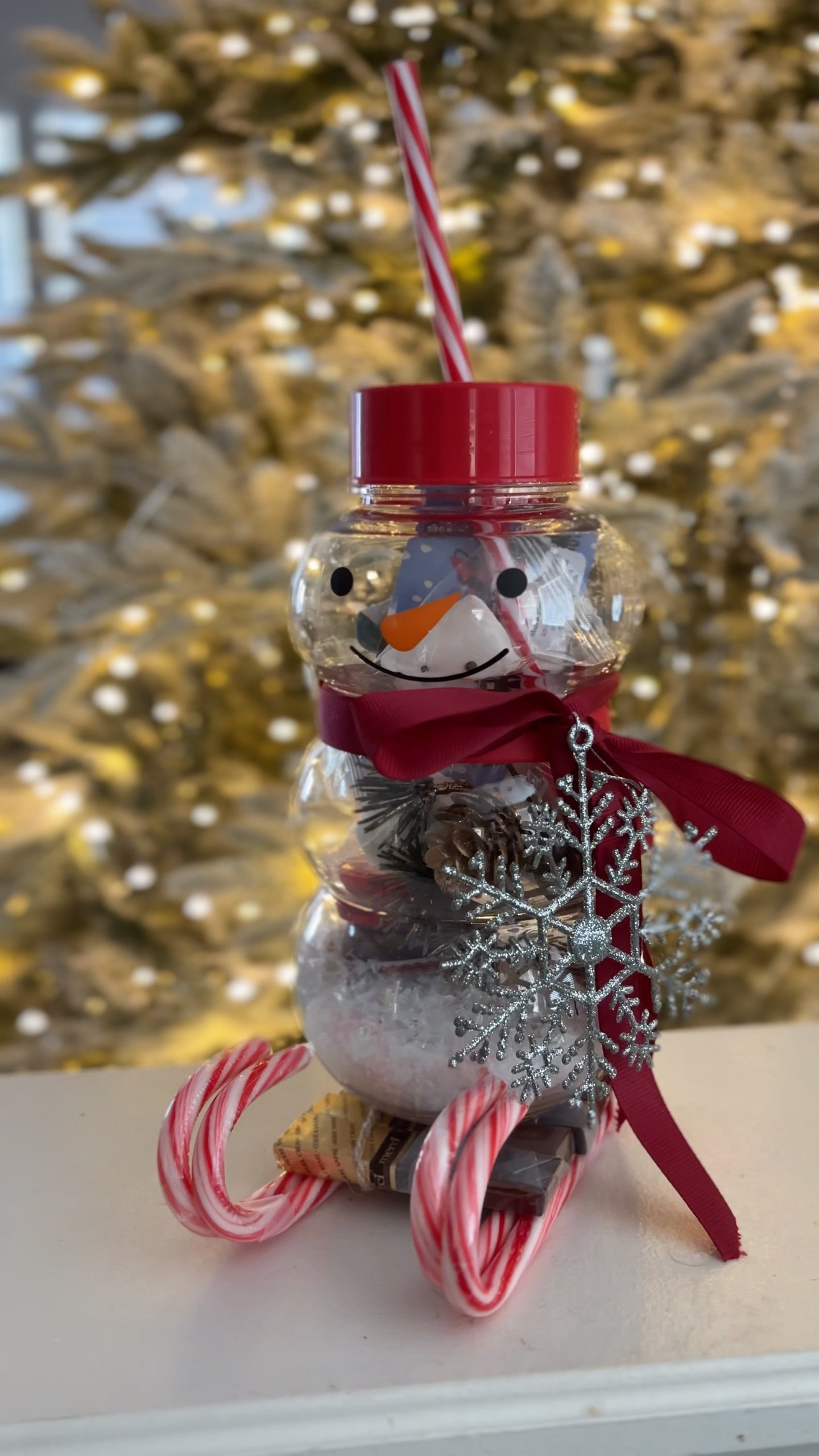 A snowman hot chocolate moment that’s simple, festive, & perfect for teachers, neighbors, or coworkers! I found my snowman at Dollar Tree (such a win!), & I linked the sweetest dupes just in case your store is sold out.

Comment “Snowman” to get the links sent straight to your inbox 🫶🏻















.
.
.
.
#christmasgiftideas #holidaygifts #christmasgifts #diychristmasgifts #christmasdiy #christmasgiftguide 

#LTKHoliday #LTKGiftGuide #LTKSeasonal