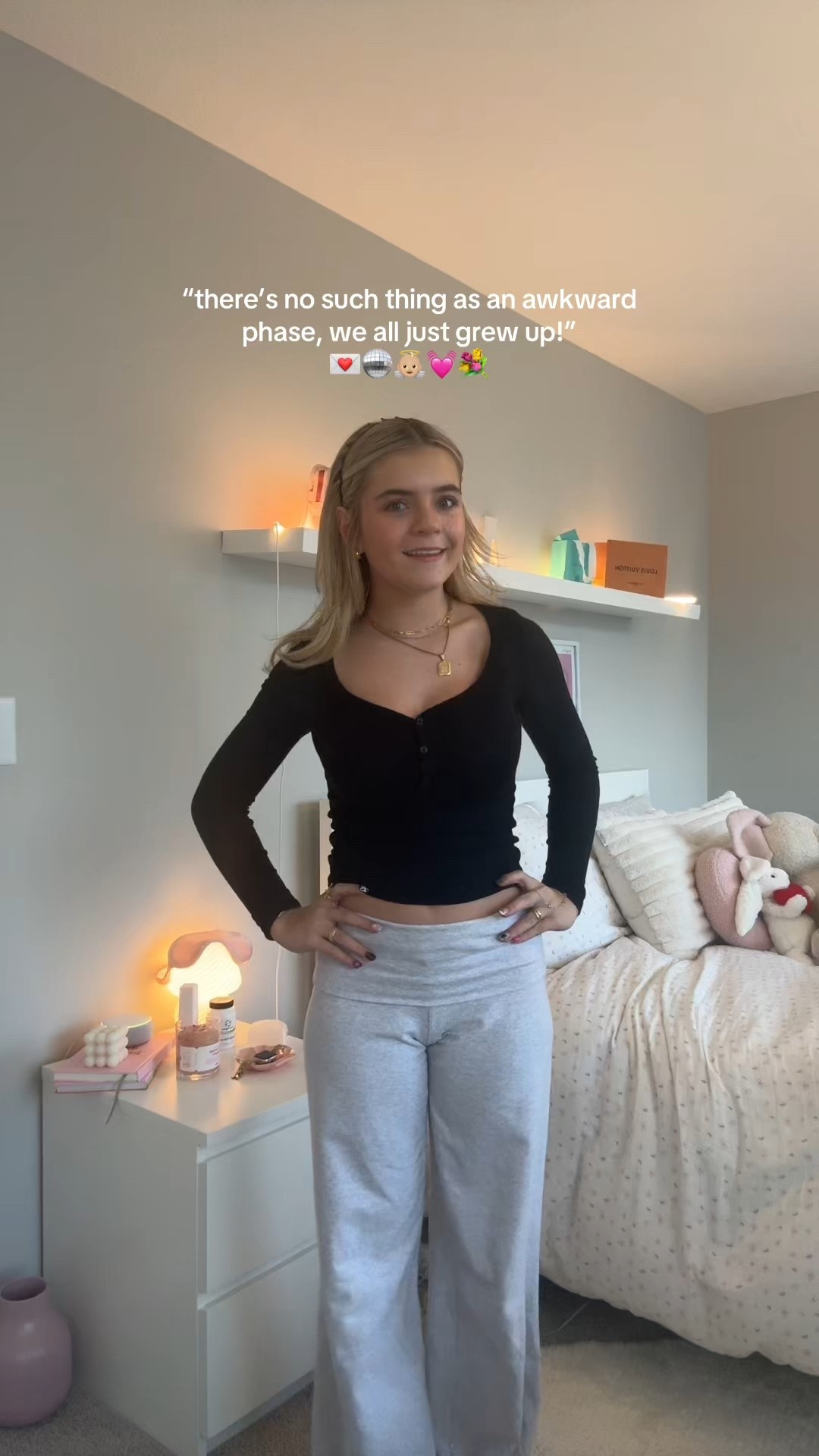 top: aritzia (XS)
bottoms: brandy melville (O/S)

#LTKU #LTKSpringSale #LTKStyleTip