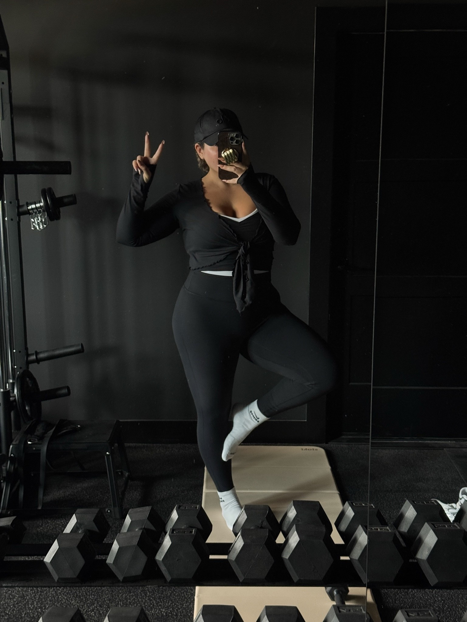 Bra xl 
Shirt L 
Leggings L 
I freaking love their workout stuff such good quality and leggings don’t slide down 🙌 super buttery soft material.

Use code ShaynaM15 on the mat to save $