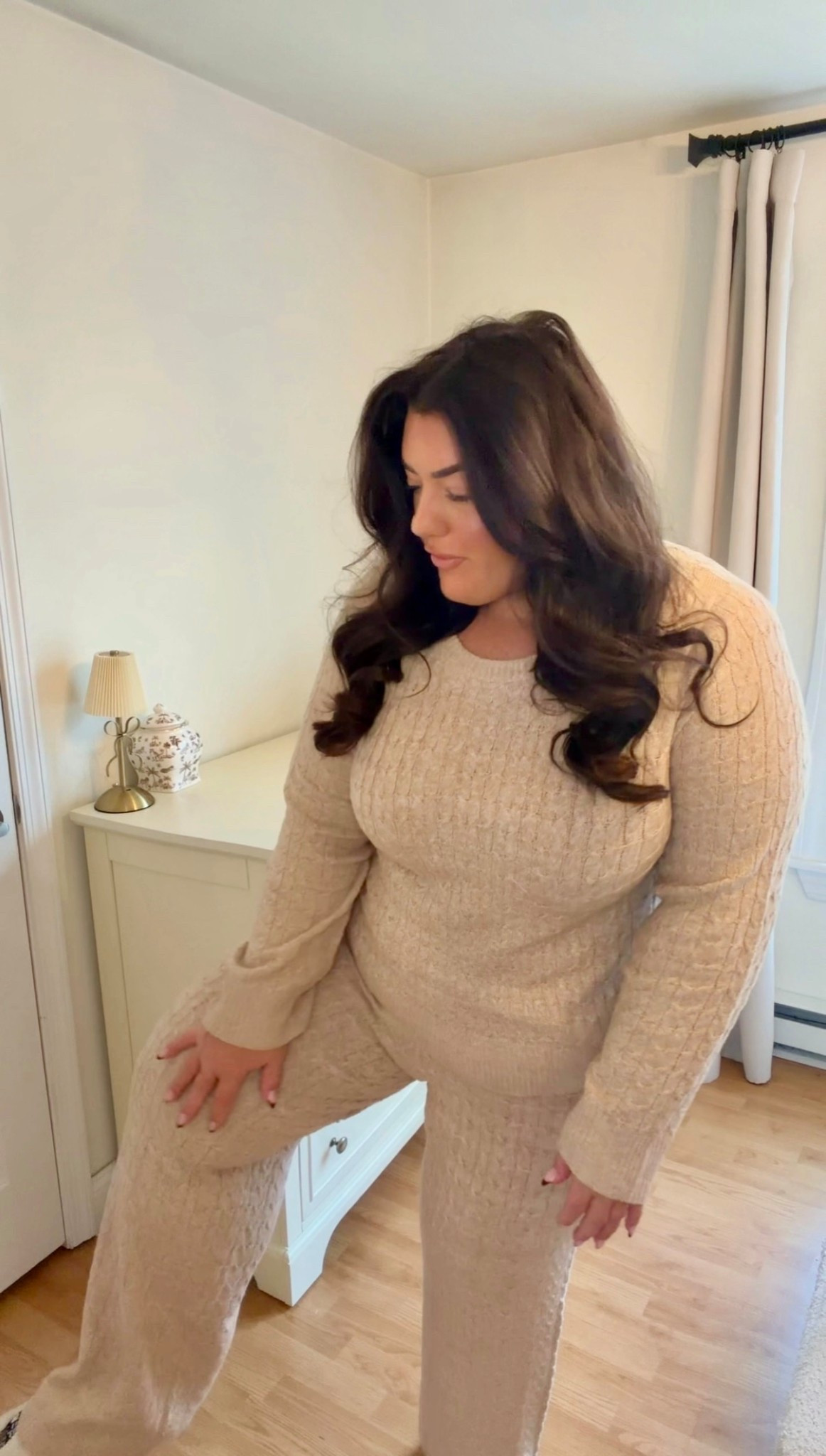The comfiest and coziest lounge set ever! Perfect to run errands during the holiday season and get right back home to lounge 🧸🤎



#LTKgrwm #LTKSaleAlert