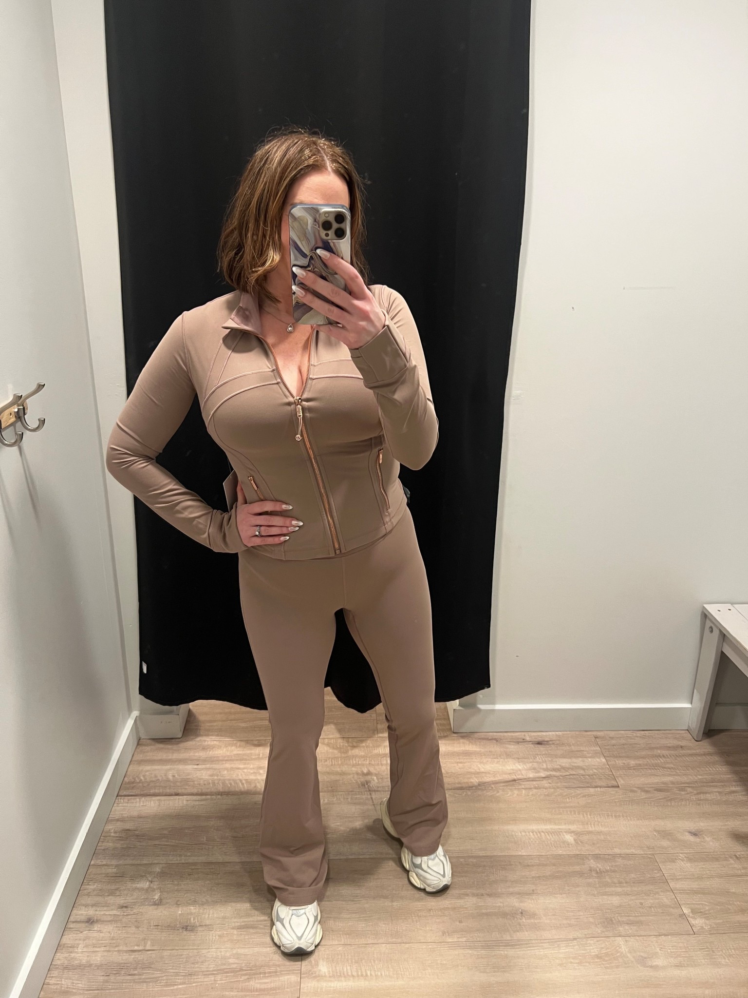 New cropped define jacket in ashen rose with a rose gold zipper and matching groove leggings. #lululemon 

#LTKfitnessgoals #LTKActive #LTKMidsize