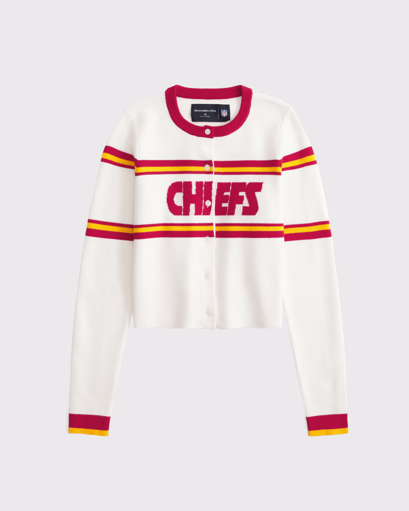Abercrombie & Fitch Women's Kansas City Chiefs Shrunken Cardigan in Cream - Chiefs - Size XXS | Abercrombie & Fitch (US)