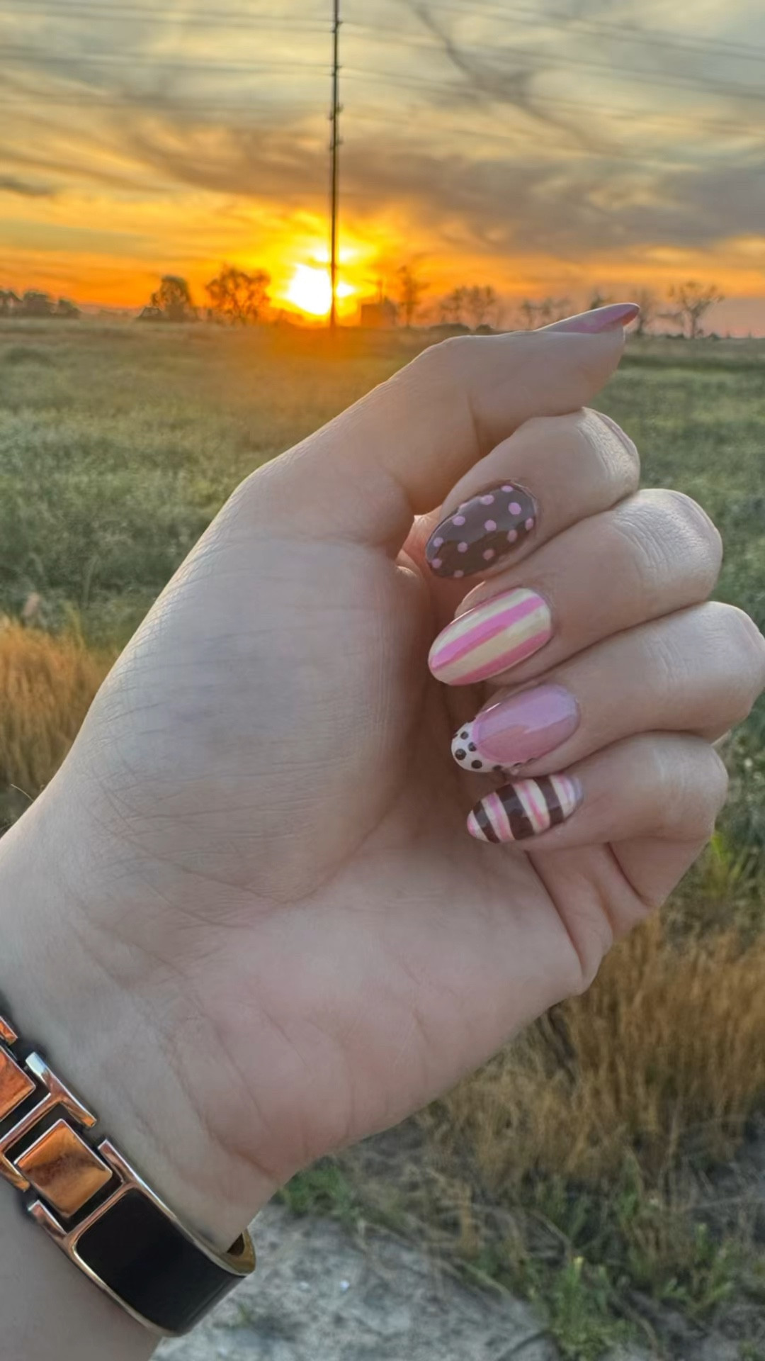 A very much needed new nail set 💅🏼🧈💖🧸🤎