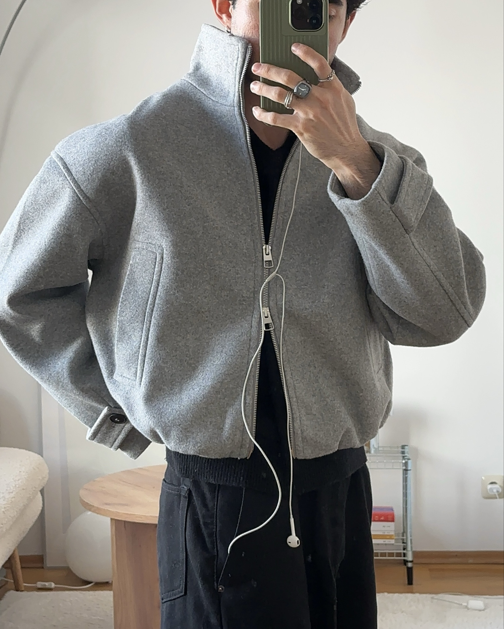 Frühling outfits | leichte graue Jacke | schwarze denim |schwarze strick pullover 

#LTKspring #LTKherren #LTKdeutschland