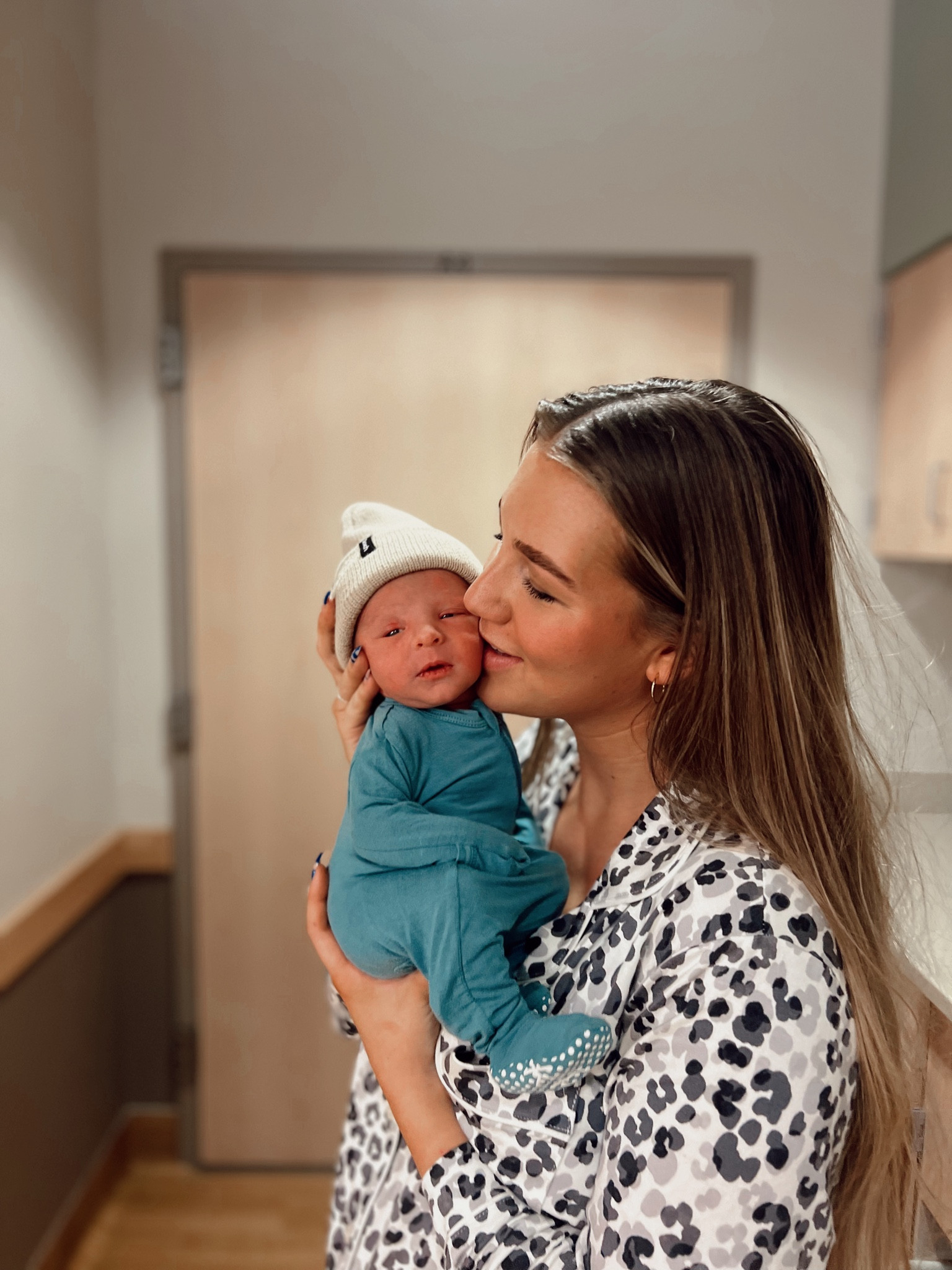 Hospital finds 

#LTKfamily #LTKbeauty #LTKstyletip