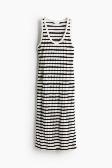 Casual black and white striped midi dress 

#LTKfindsunder50 #LTKSeasonal #LTKstyletip