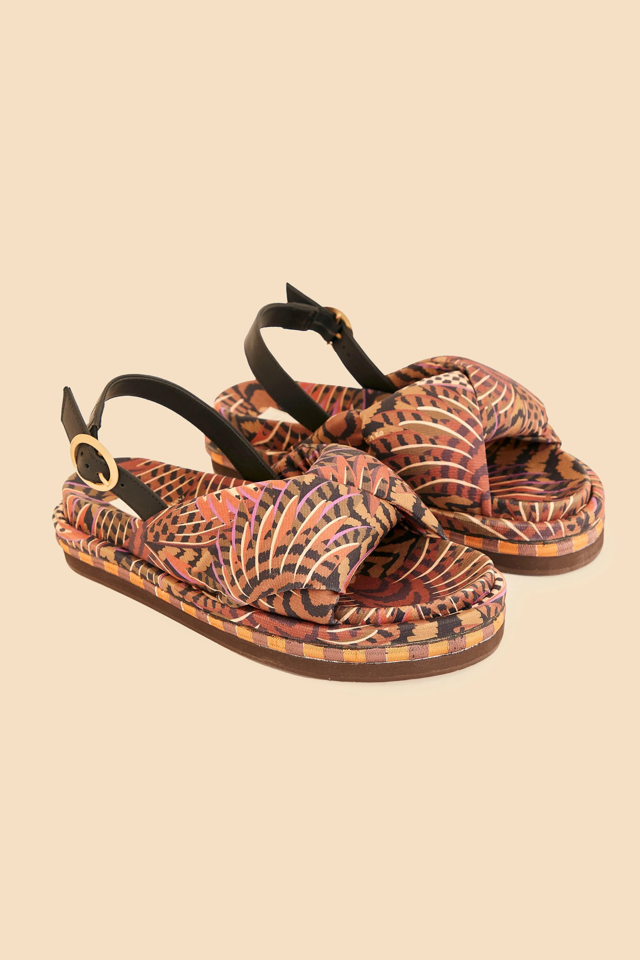 Caramel Macawmouflage Puffy Flat Sandal | FarmRio (US)