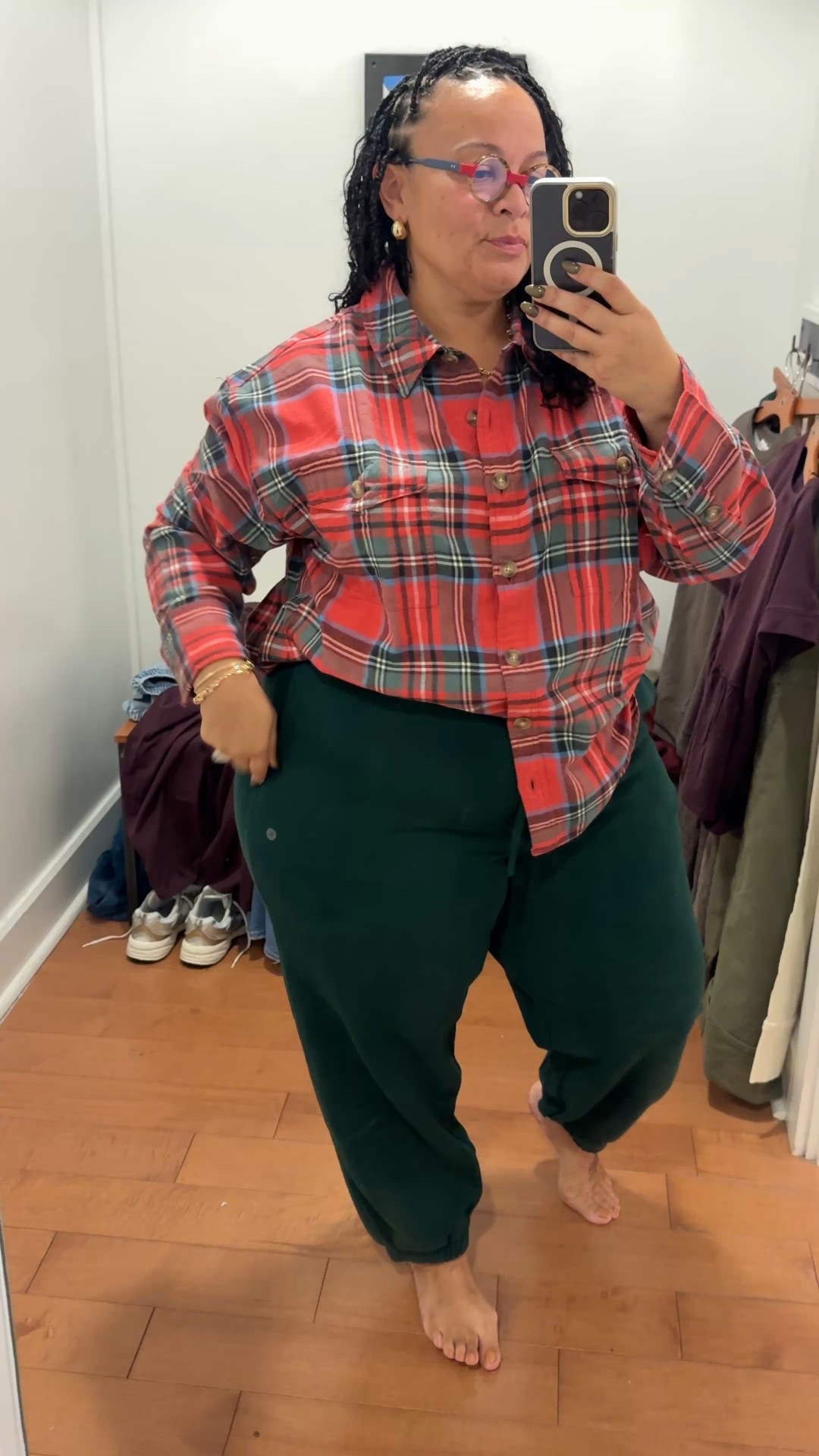 I'm just a girl who loves cute things!
This teddy bear sweater OMG!

I'm wearing an XL in pants (courdory size up) joggers
XL is good and 18 in the stove pipe jeans (cream and green) XL in sweaters!!