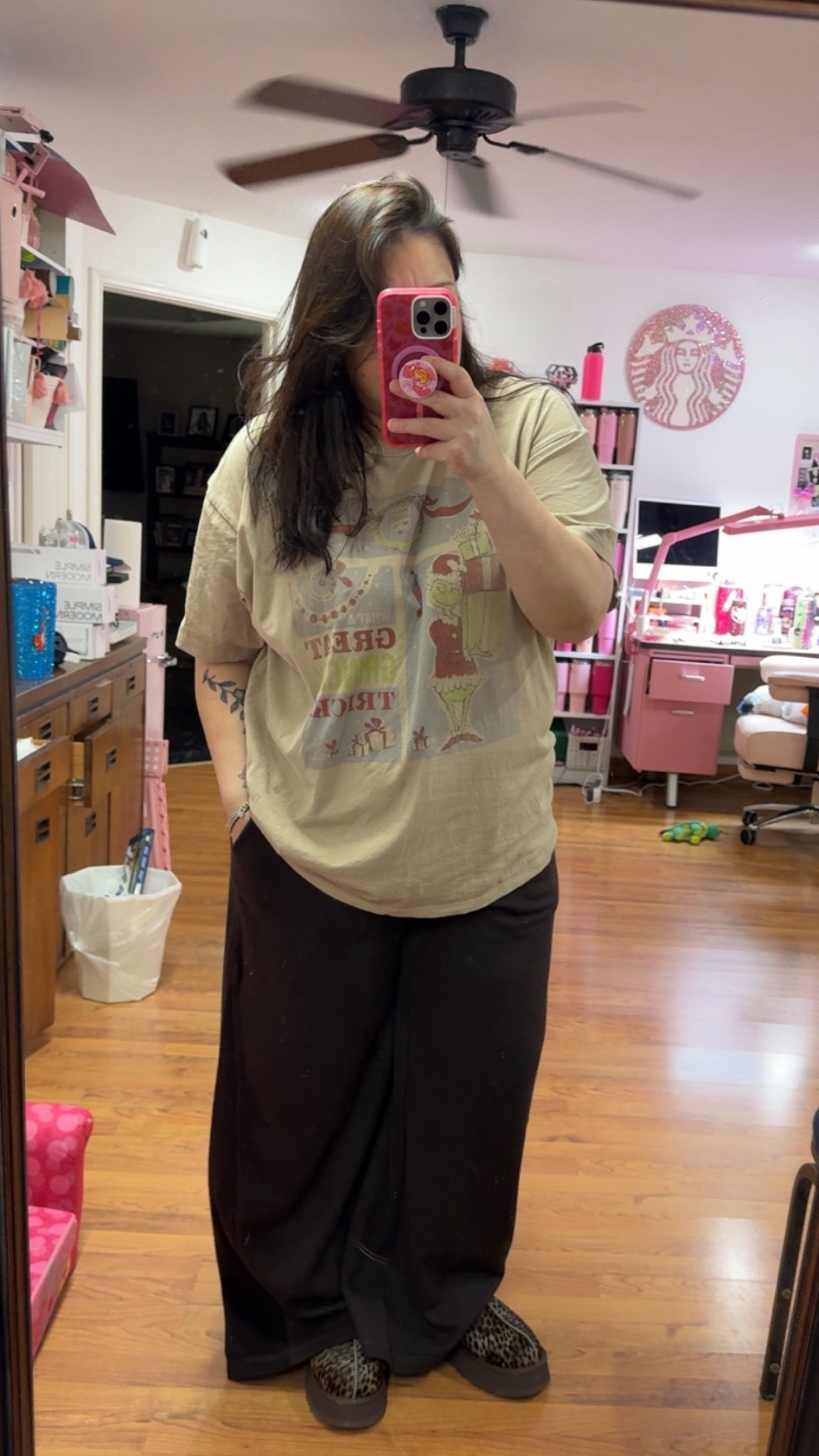 I got these fleece pants from aerie. They are beyond comfortable especially with the weather we’ve been having. Eve in the afternoon Texas isn’t as cold but these fleece don’t feel hot 

#LTKHoliday #LTKootd #LTKActive