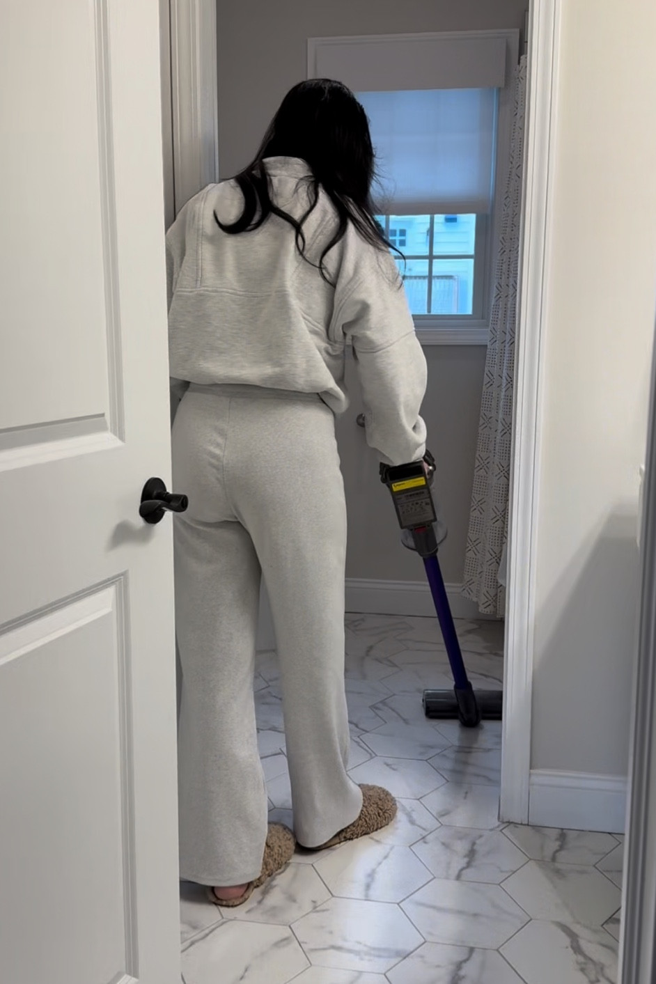 They haven’t been making these ugg slippers much anymore but found some links! And the sweatshirt doesn’t seem to be available in grey anymore 😩