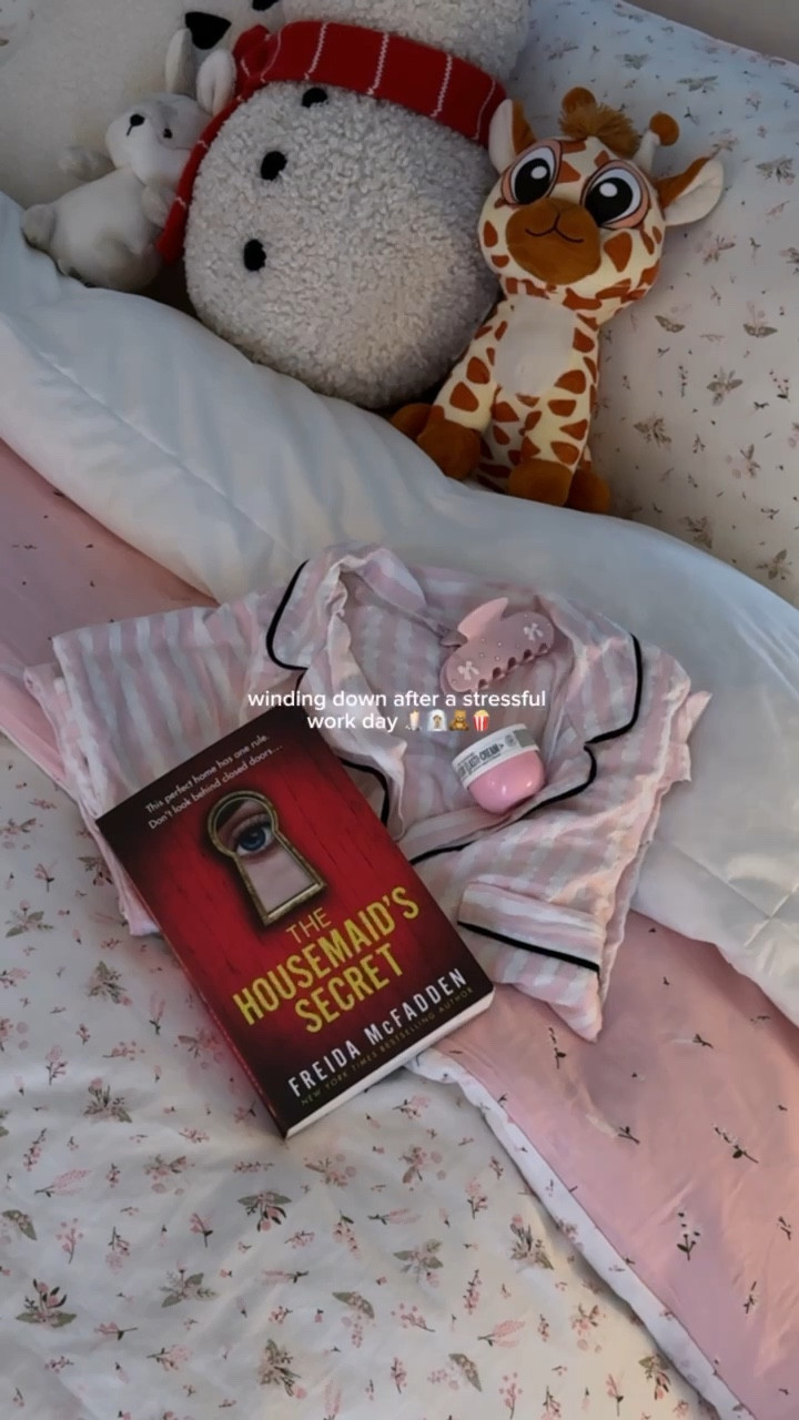 Winding Down After A Stressful Work Day 🕯️🧖🏽‍♀️🧸🍿

#LTKBeauty #LTKFindsUnder50 #LTKFindsUnder100