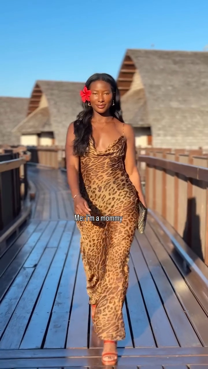 someone told me to ‘dress like a mom’…
this is a mom 😌🔥
be honest….what does that even mean?? 👀👇🏾

***Wearing XS in the dress and it’s been one of my favorite for over a year now! 

#LTKFestival #LTKootd #LTKgrwm