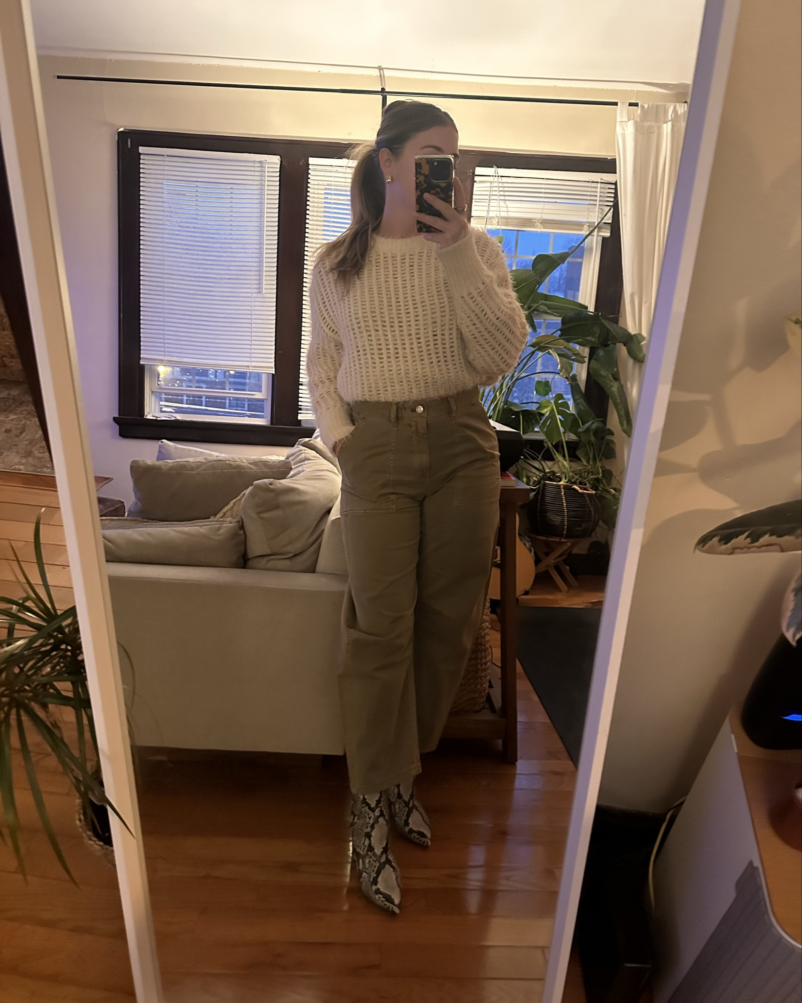Got dressed for the first time in weeks. Loving the barrel pants vibe- decided to sauce it up with some snake boots. 

This sweater is also INCREDIBLE. I love that it feels and looks knit (because of the air that comes through the weave). 

Size Large on the sweater - size up  

#barrel #snakeboots #pointedboots #barreljeansoutfit #sweater #winter

#LTKSeasonal