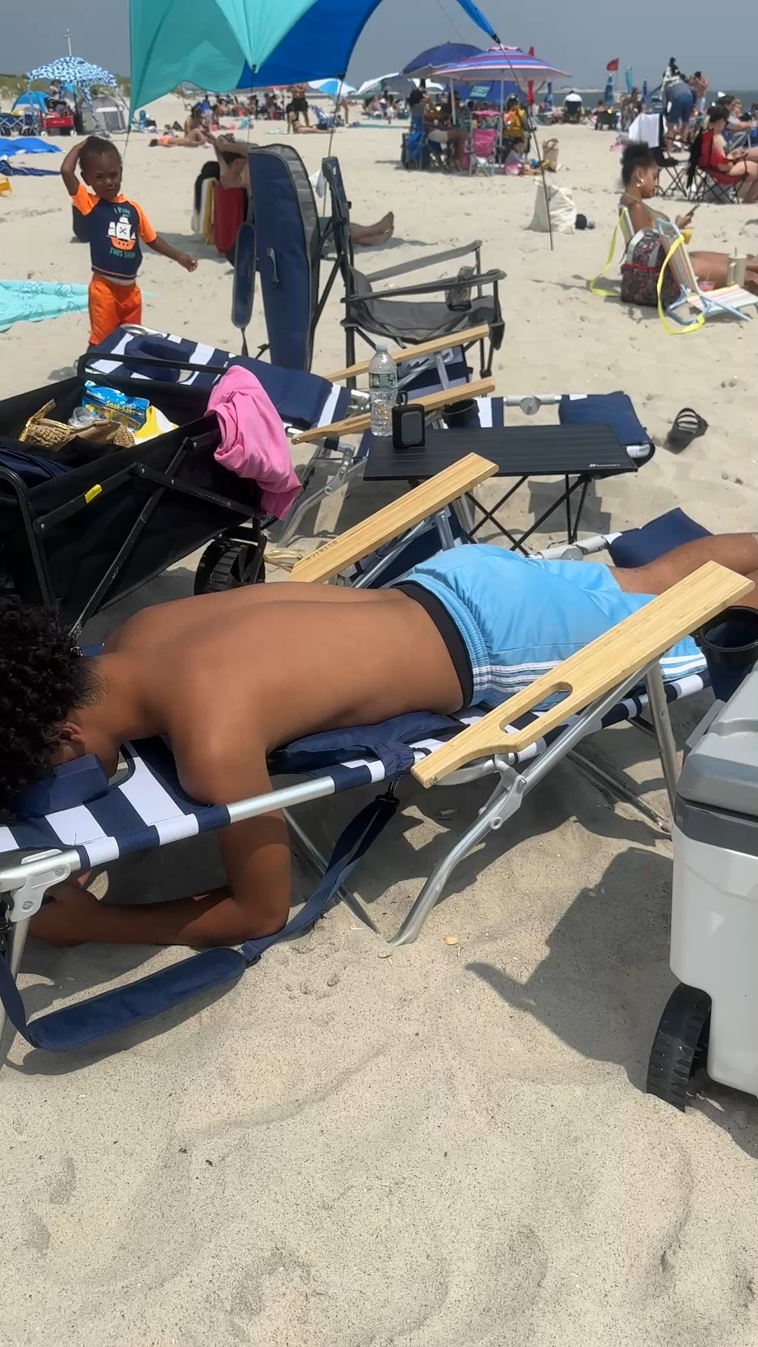 The perfect lounger beach chair for tanning or WFH ☀️🌊👙⛱️