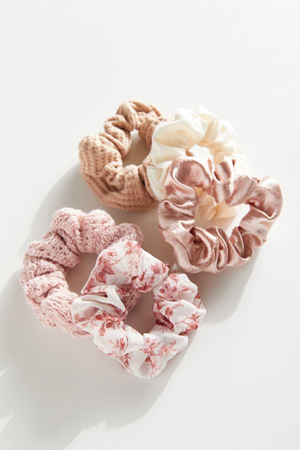 Days Of The Week Scrunchie Set | Urban Outfitters (US and RoW)