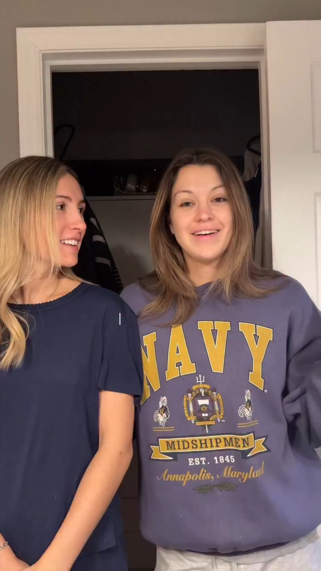 our easy 5 min make up routine we do for every occasion !! 
@lorealparis 
@tartecosmetics 
@saiebeauty 
@toofaced 
@rhode 
@clinique 

#wlw #Vlog #makeup #grwm #lesbiancouple

#LTKgrwm #LTKdayinmylife #LTKmorningroutine