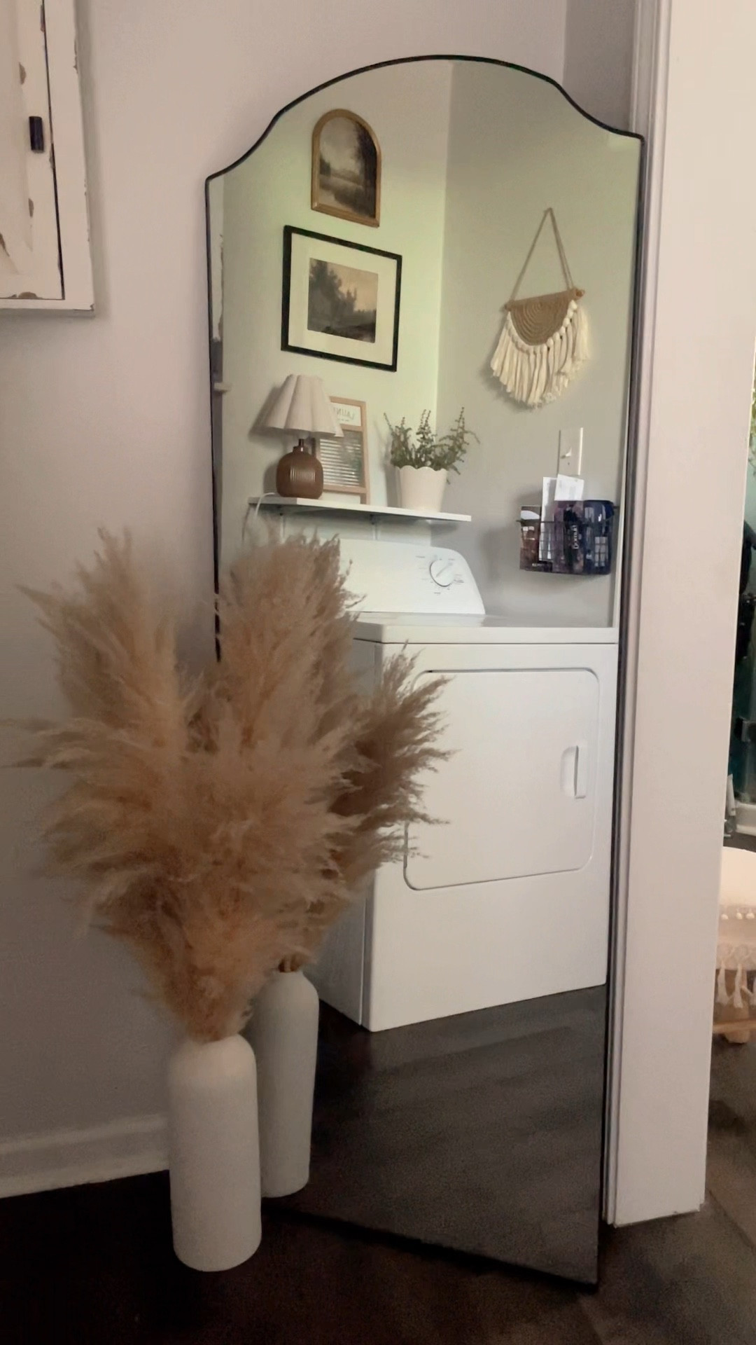 My new mirror😍  I love it so so much! The sleek modern metal black trim and the shape is what sold me. Comes in 2 sizes, I have the smaller one🖤

#LTKHome