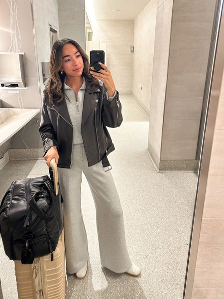 Travel outfit ✈️ code NENAXSPANX to save on the softest lounge set! Size small tall pants, size small half zip, size small leather jacket 







Airport outfit
Travel look
Comfy outfit 
Casual outfit 

#LTKstyletip