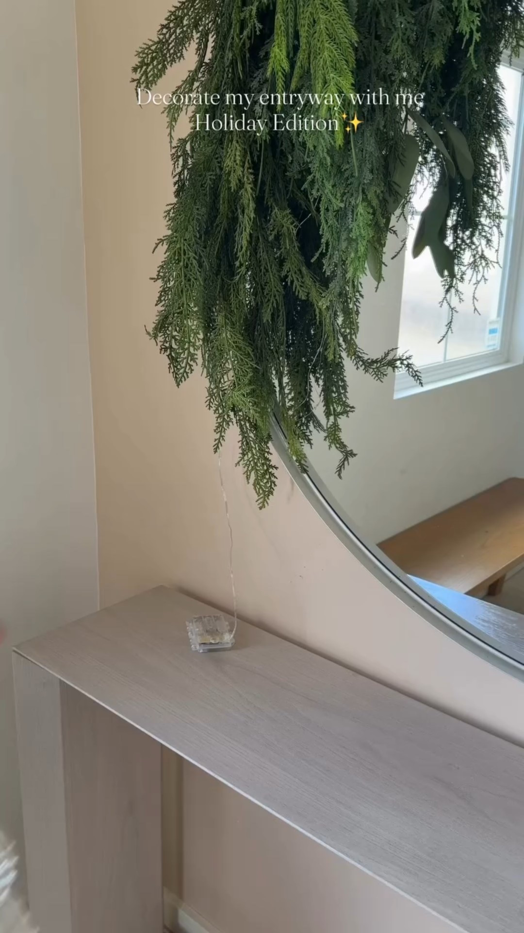 The most magical time of the year✨ 
•
•
•
#christmasdecor #christmasdecorations #christmasgarland #garlanddiy