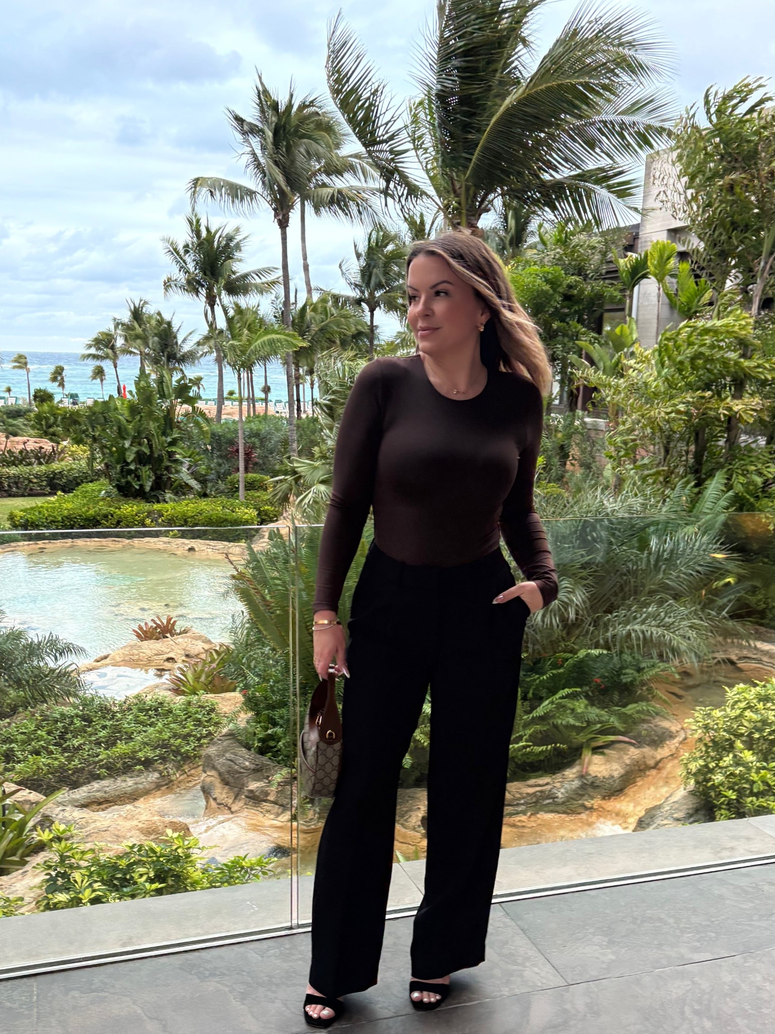 perfect date night fit 🤎🖤

bodysuit: size m 
pants: size 6

#LTKdatenight