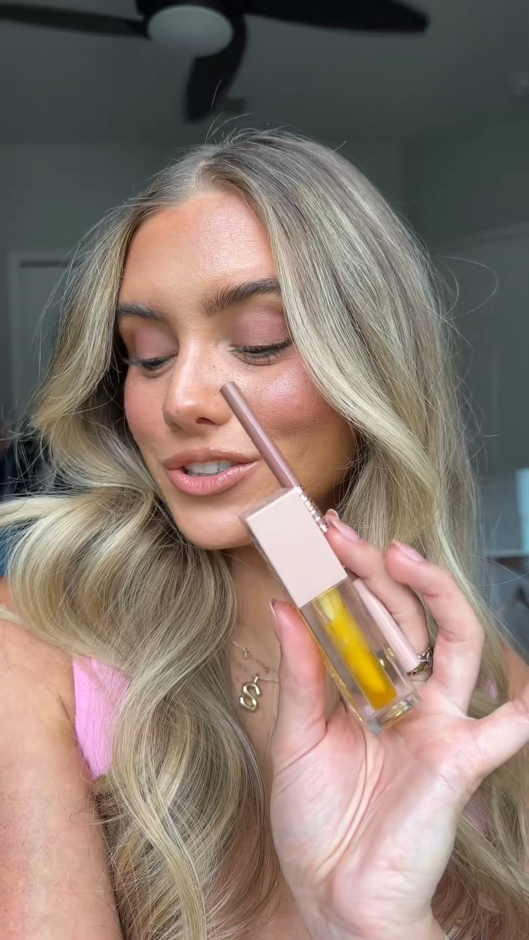 a drugstore lip combo that won’t break the bank but still gives that high shine and gloss and pigment and everything you would except at the high-end level EXCEPT this lip combo (both liner and gloss) are under $20! ✨🤭 @maybelline coming in hot with this duo I used the Lifter Liner in On It + the Lifter Gloss in Honey. 🍯 The end result is glossy, shiny, fuller looking lips that are also hydrated! I got both of these from @target

#ad #target #targetpartner #maybelline #lifterliner #lifterlinermaybelline #maybellinelipliner #maybellineliftergloss #liftergloss #lifterglossmaybelline #affordablelipcombo #affordablelipgloss #makeup #nonstickygloss #lipgloss #lipliner #lipcombo #lipcombotutorial #lipglosspoppin #shinylipgloss #pinklipgloss #nudelipliner

#LTKBeauty #LTKSaleAlert #LTKFindsUnder50